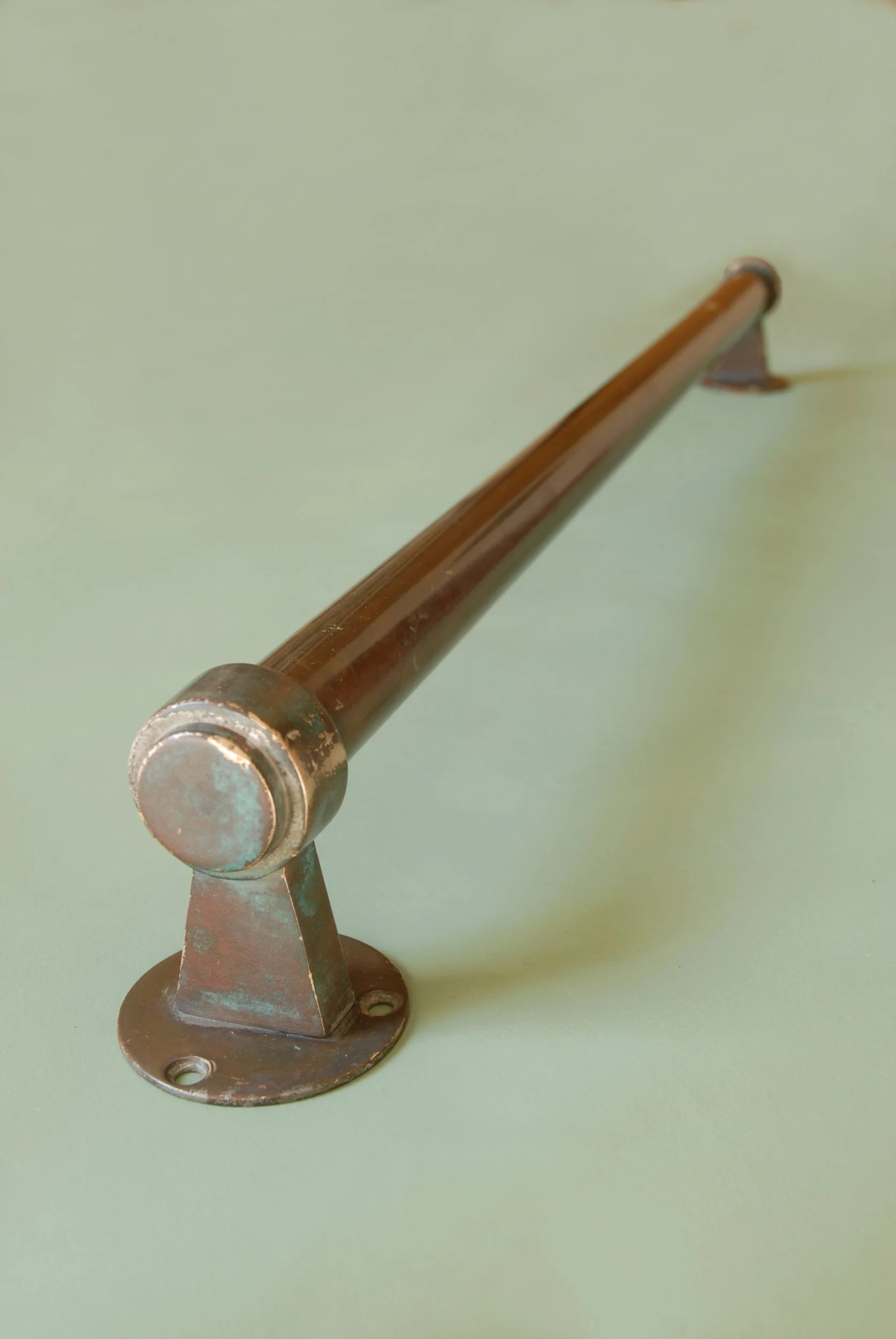 SIZED 1609 Brass Antique Art Deco Towel Rail.JPG