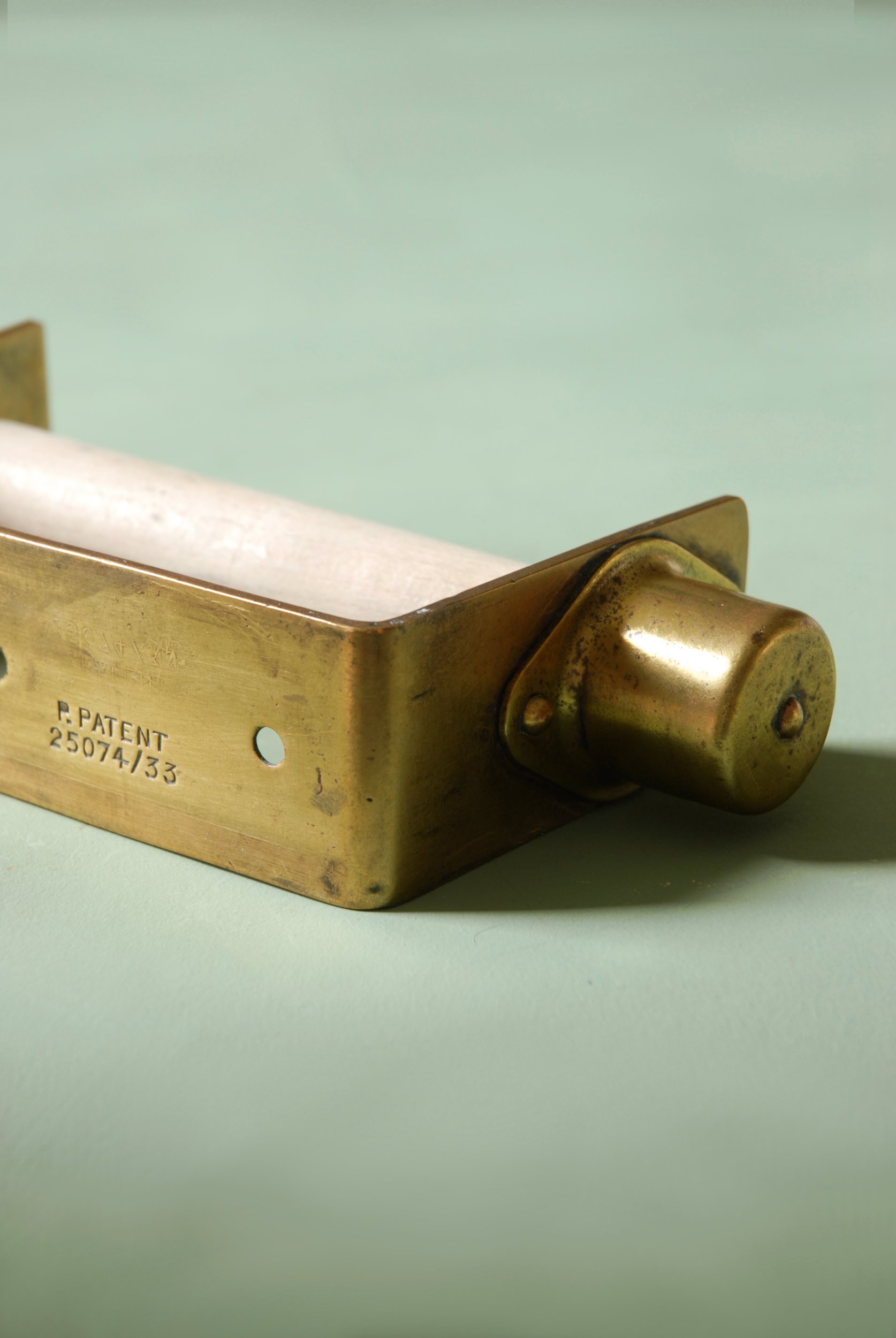 SIZED 1606 Toilet Roll Holder Brass.JPG
