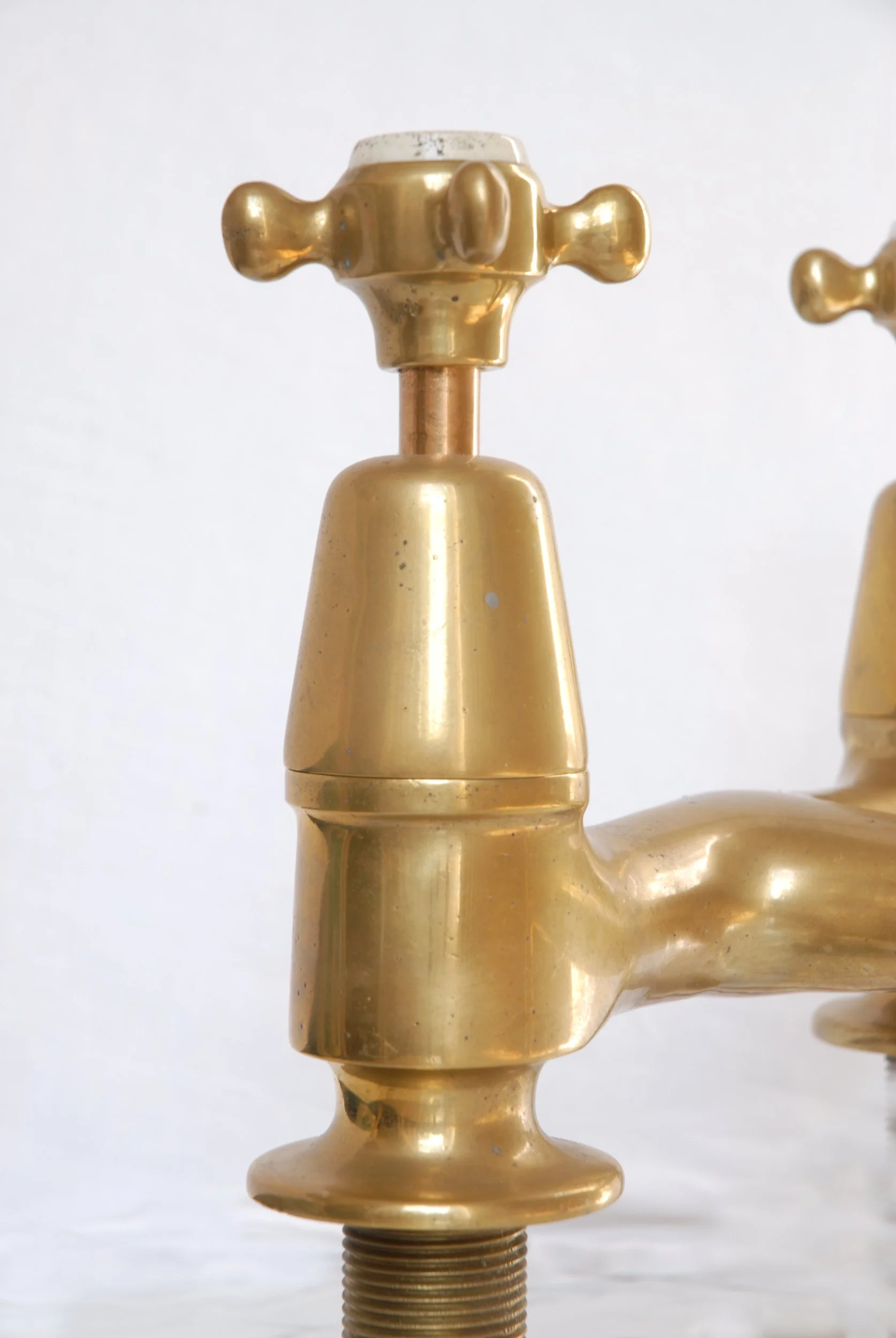 SIZED 1613 Bath Taps Antique.JPG