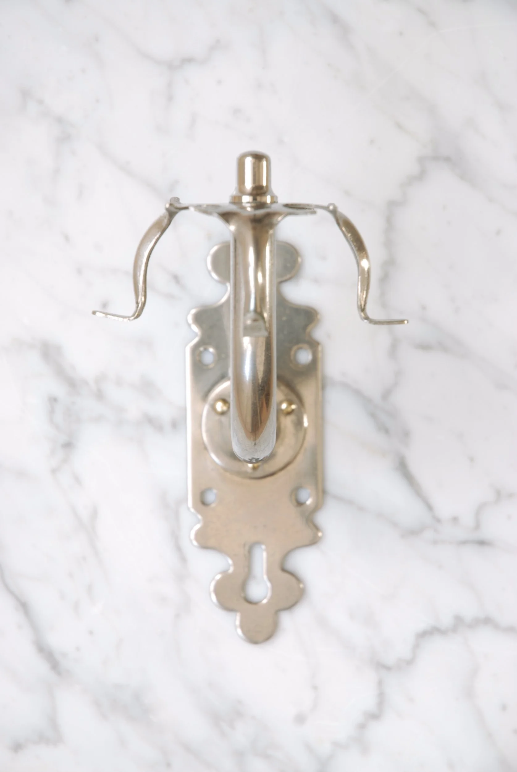 SIZED 1490 Antique Razor Holder Waterandwooduk.JPG