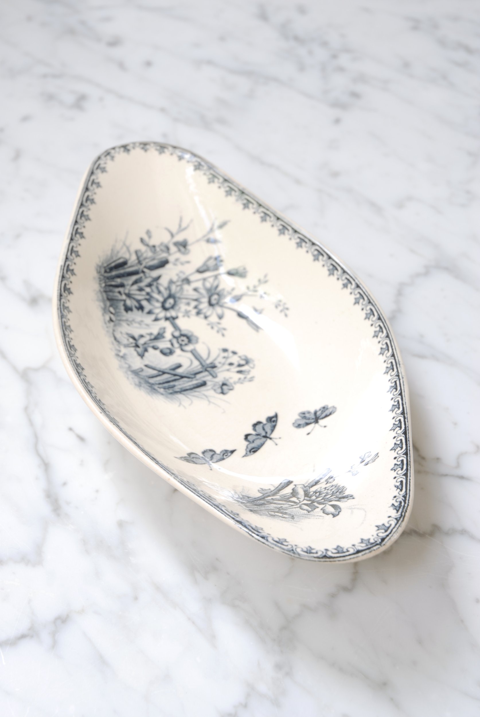 SIZED 1578 Faience Soap Holder.JPG