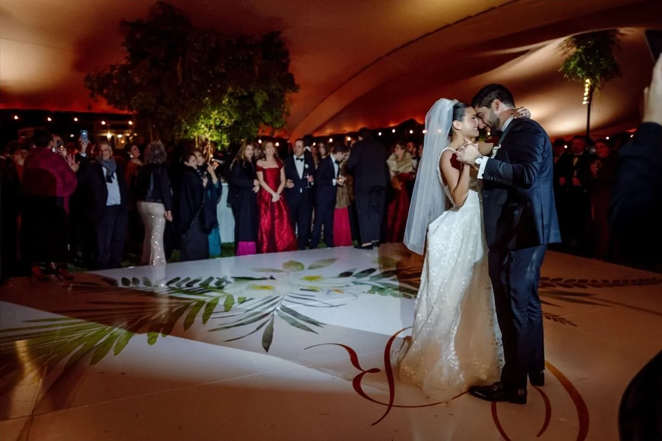 Put your dancing shoes on! Who doesn&rsquo;t love a good first dance moment?