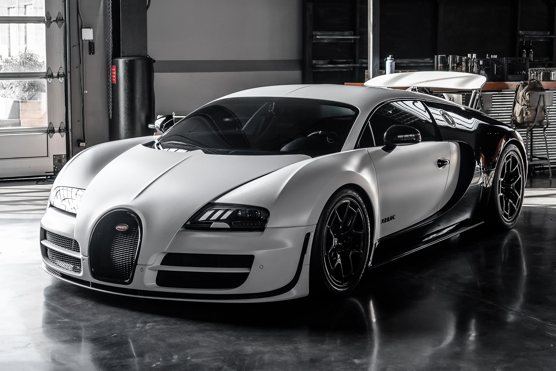 gallery-pytstop-motorcars-white-bugatti-side_view.jpg