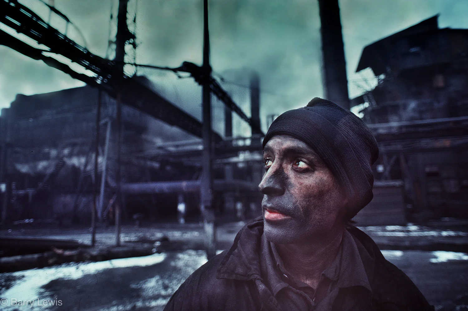 Worker in the carbosin plant producing lampblack for tyres in Copsa Mica, Romania, 1990. Years of neglect under the Ceaușescu regime created the most poluted region in the world.