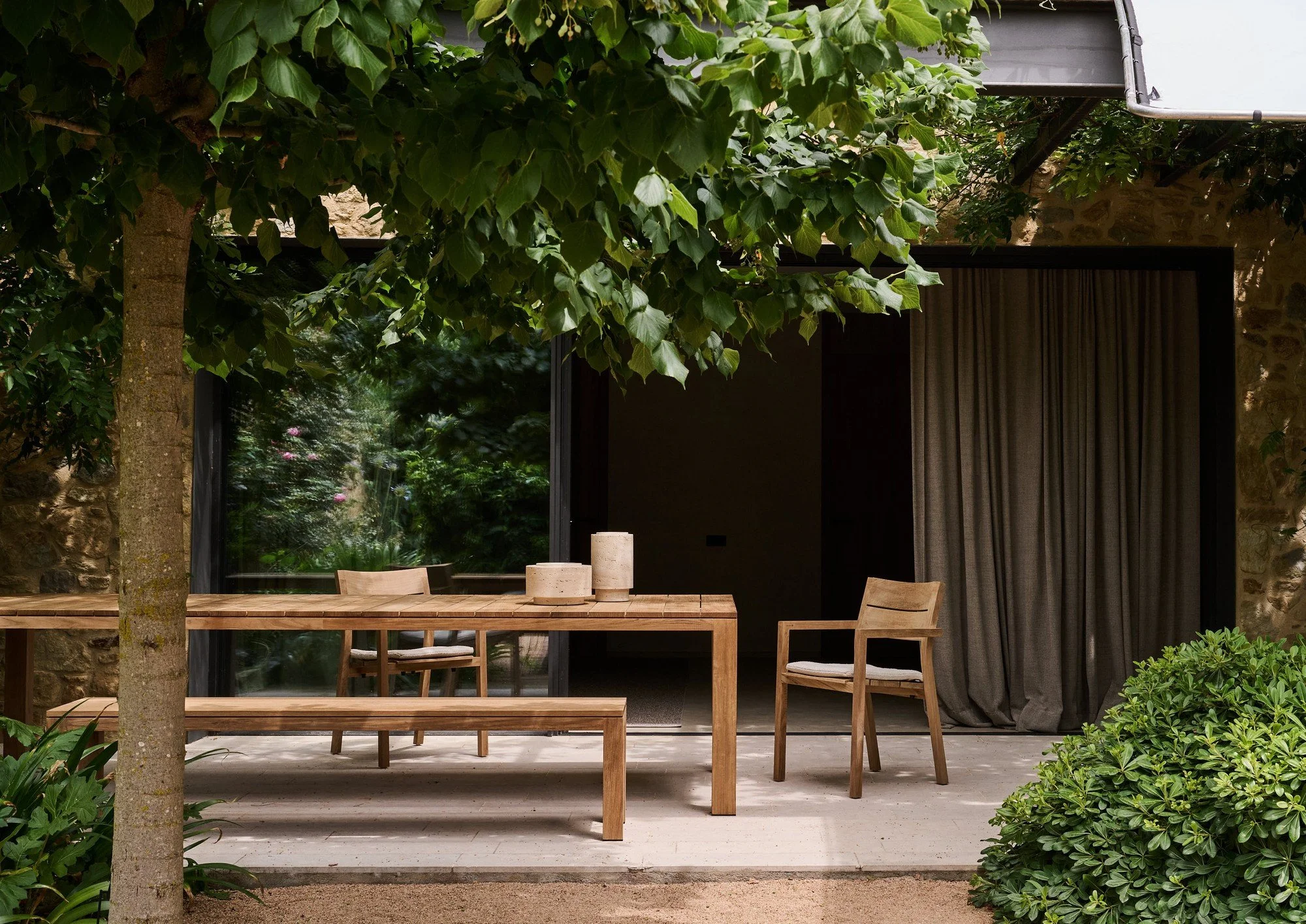 KOS TABLE REPAS ET CHAISES