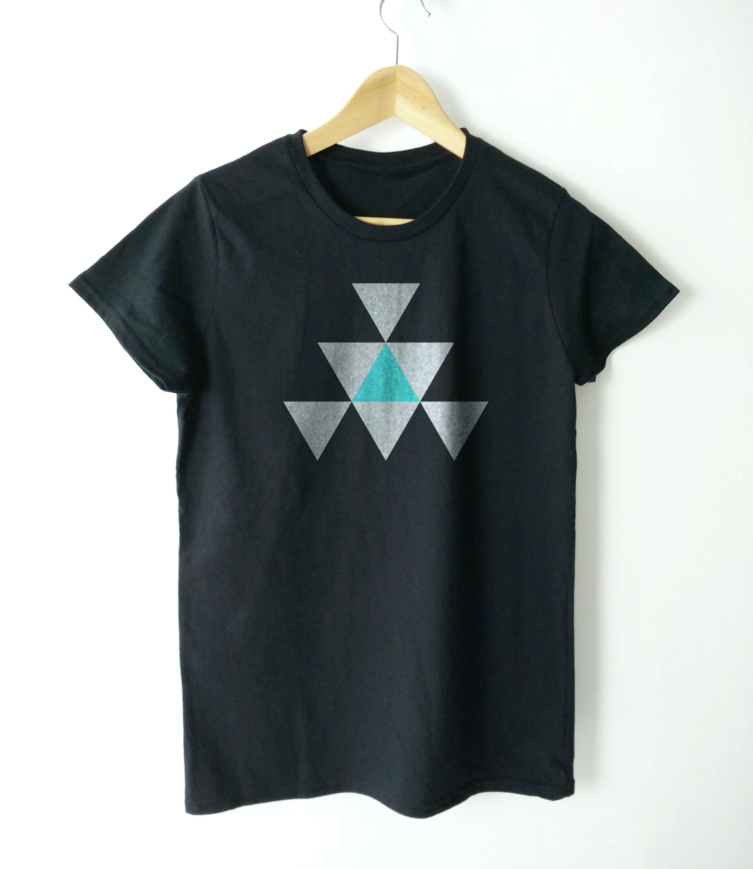 20170807_171313 MultipleTriangle WT Blk New Crop.jpg