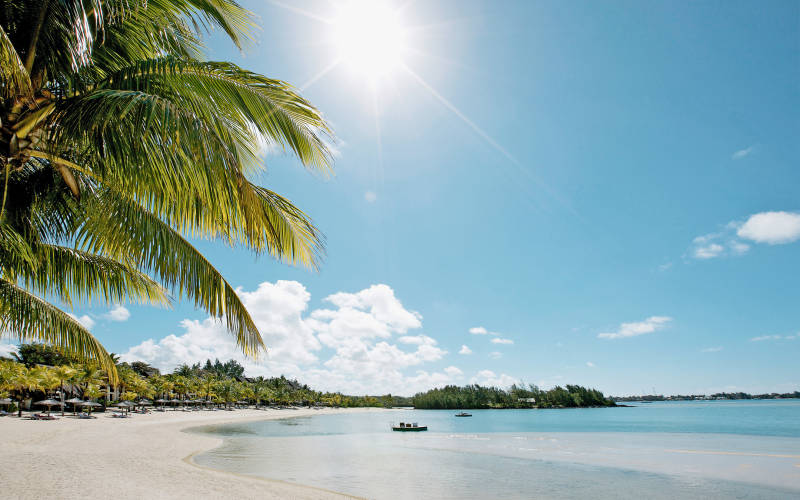 shangri-las-le-touessrok-resort-and-spa-hibiscus-beach2.jpg