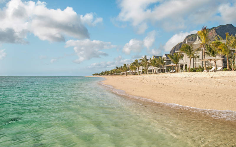 the-st-regis-mauritius-resort-beach2.jpg