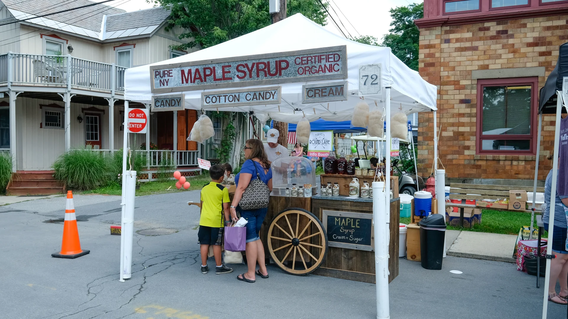 2017MarketsAtRoundLake057.jpg