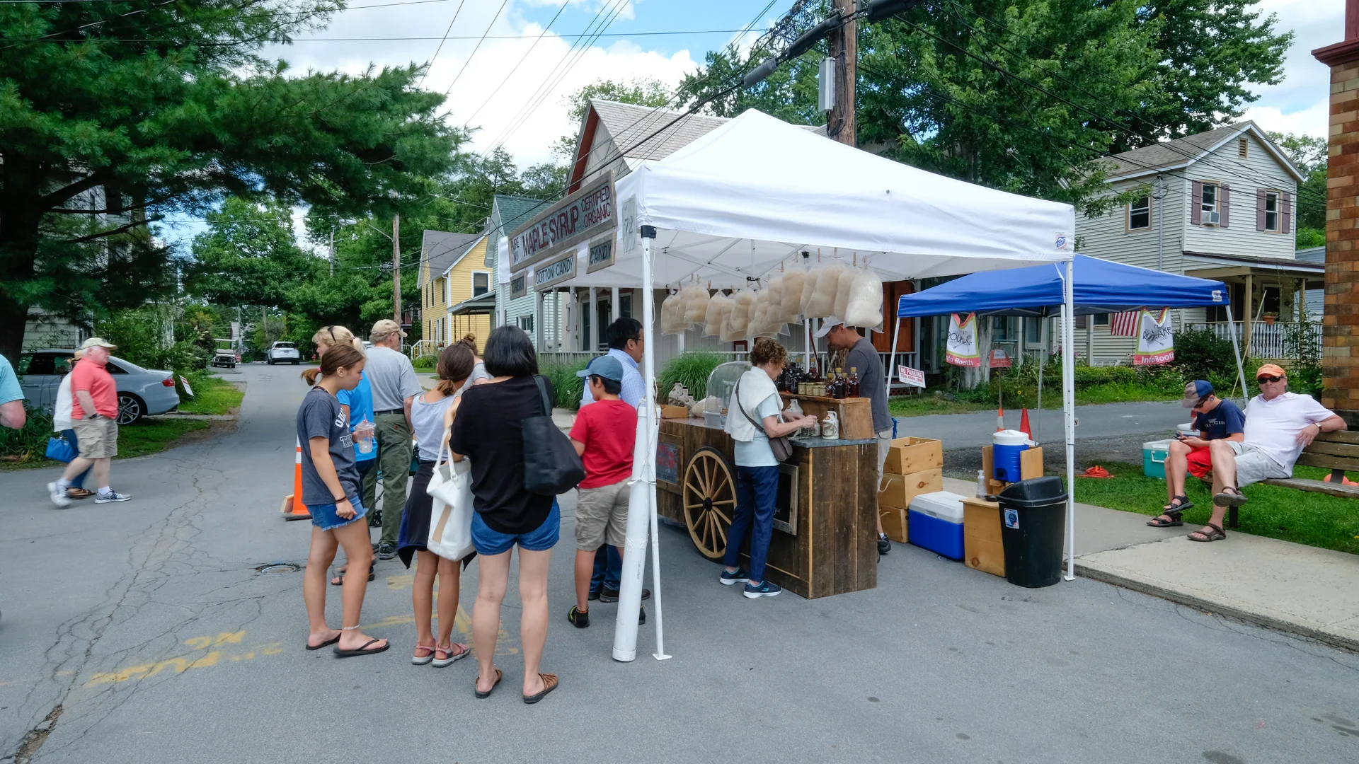 2017MarketsAtRoundLake075.jpg