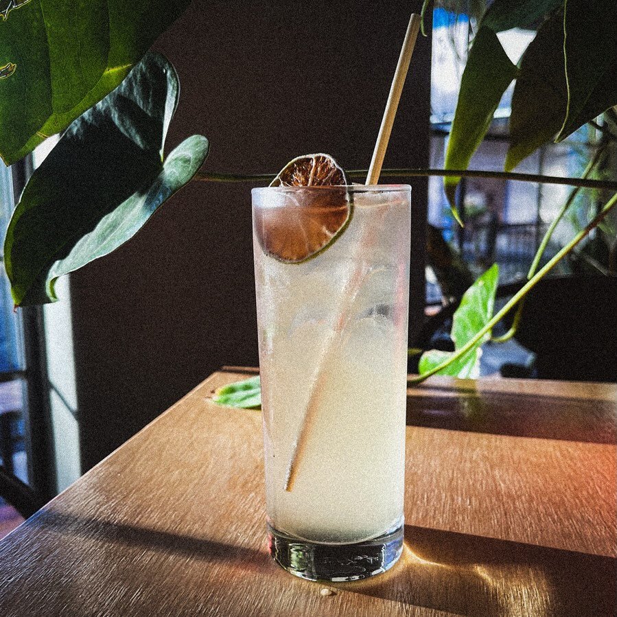 Looking for a spot with $1 off cocktails, selected happy hour all day, and the tastiest burgers and crostinis? We&rsquo;ll say less, we got you! Open at 4!