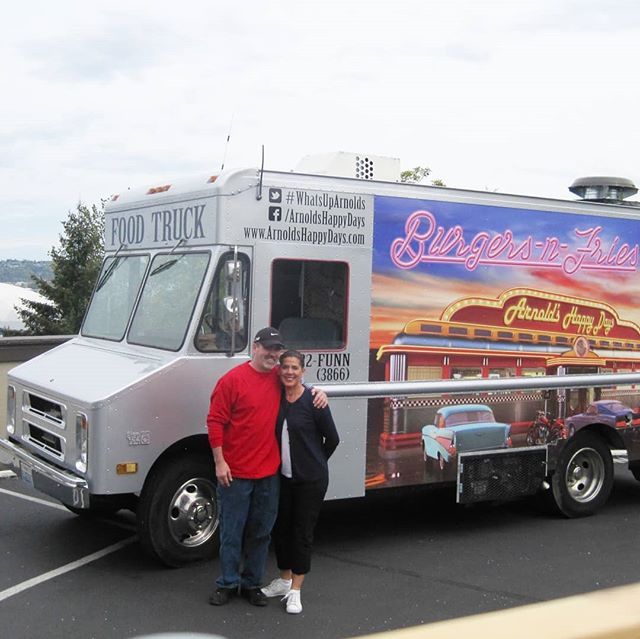 We'll be parked near the @steilacoomtaproom from 4pm to 8pm today. Stop by for a special St. Patty's Day treat! 
#footruck #streetfood #burgers #fries #food #foodporn #happy #picoftheday #yummy #instafood #foodgasm #sharefood #beautiful #fresh #eat #