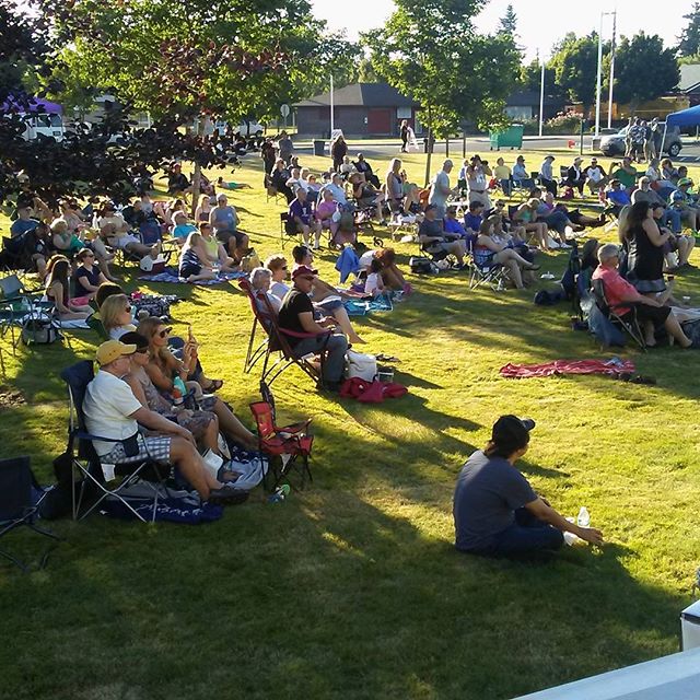 The Beatniks are rocking Dacca park in Fife with Arnold's Happy Days Foodtruck! If you're not hear you are missing out!