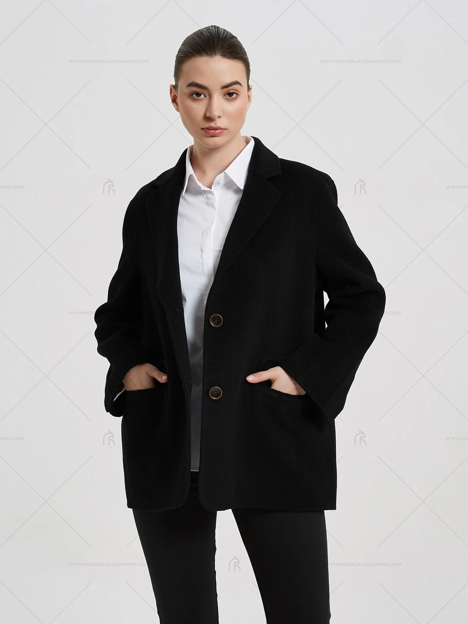 The+Blazer+Boxy+Coat+-+Cashmere+Short+Coat+Black+-+Mongolia+Cashmere+Manufacturer+(3).jpg