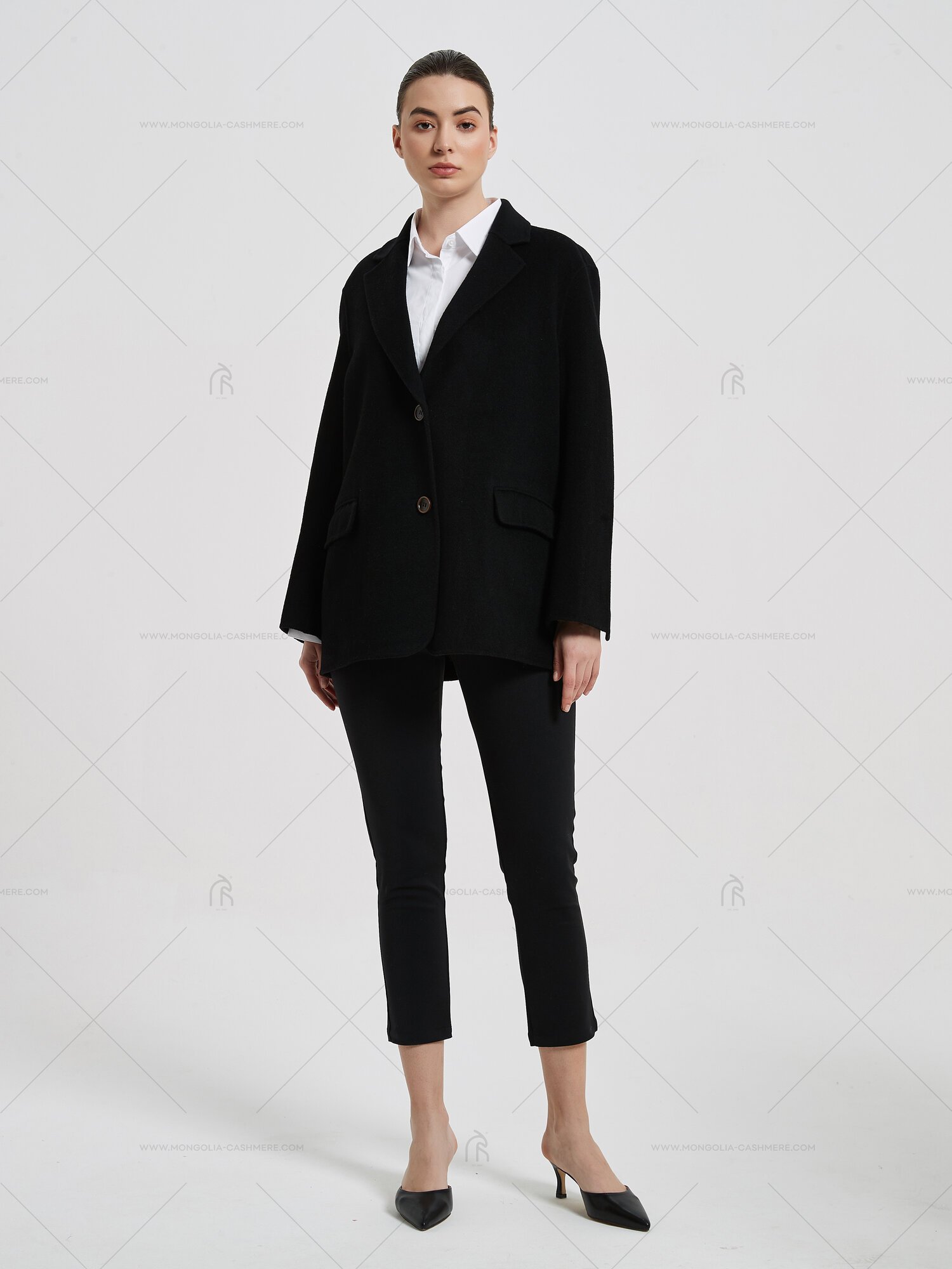 The+Blazer+Boxy+Coat+-+Cashmere+Short+Coat+Black+-+Mongolia+Cashmere+Manufacturer+(1) (1).jpg