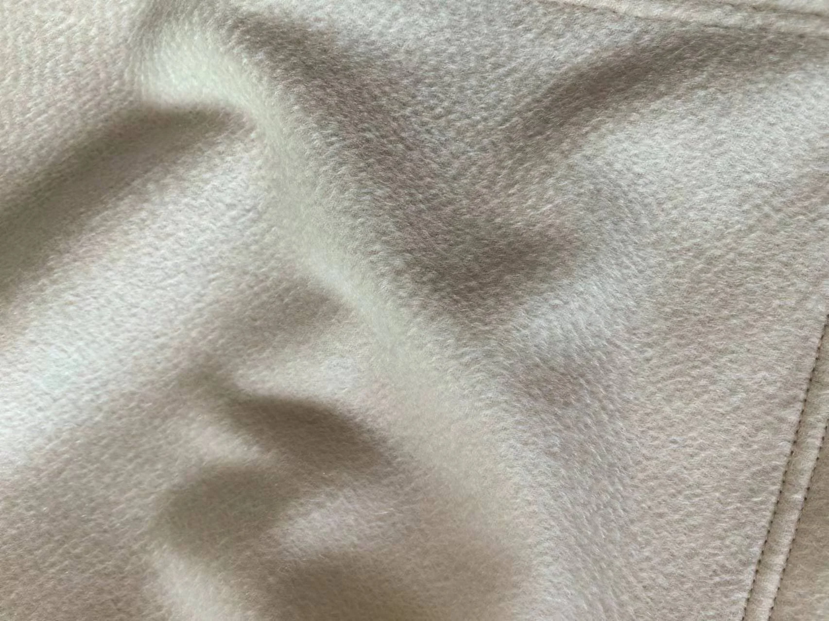 PURE ORGANIC CASHMERE ROLLED EDGE BLANKET MONGOLIA CASHMERE Minimal Style.JPG