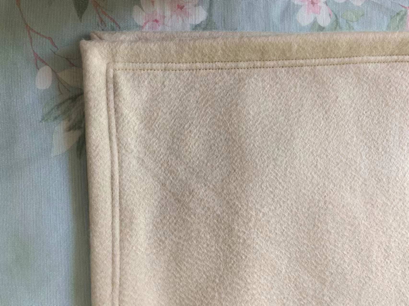 PURE ORGANIC CASHMERE ROLLED EDGE BLANKET MONGOLIA CASHMERE WARM.JPG