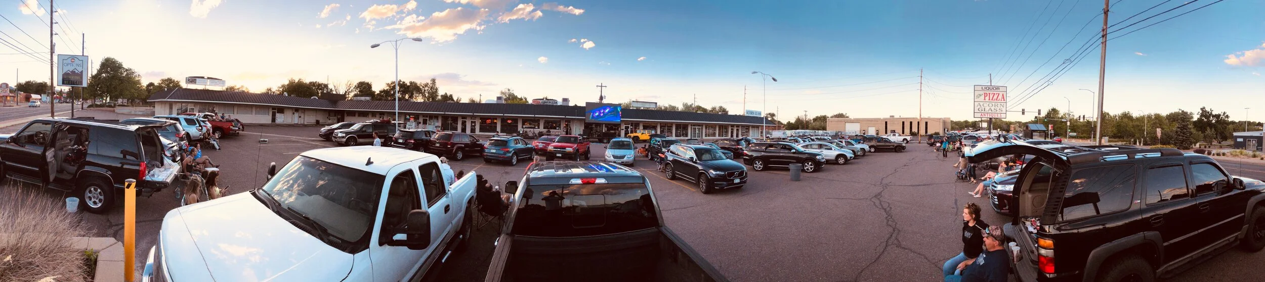 DRIVE IN MOVIE WITH S15 SCREEN- 70 CARS