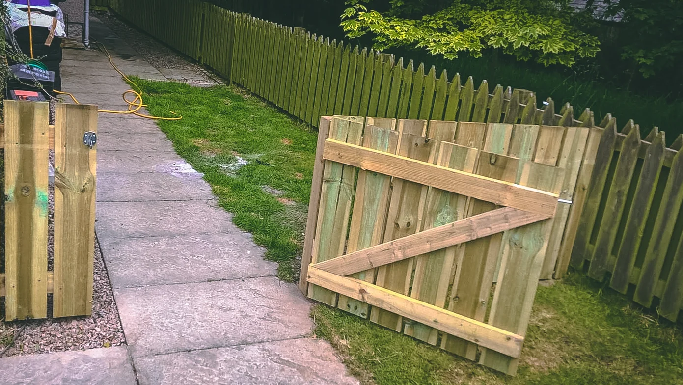 Hatton of Fintray Fencing & gate