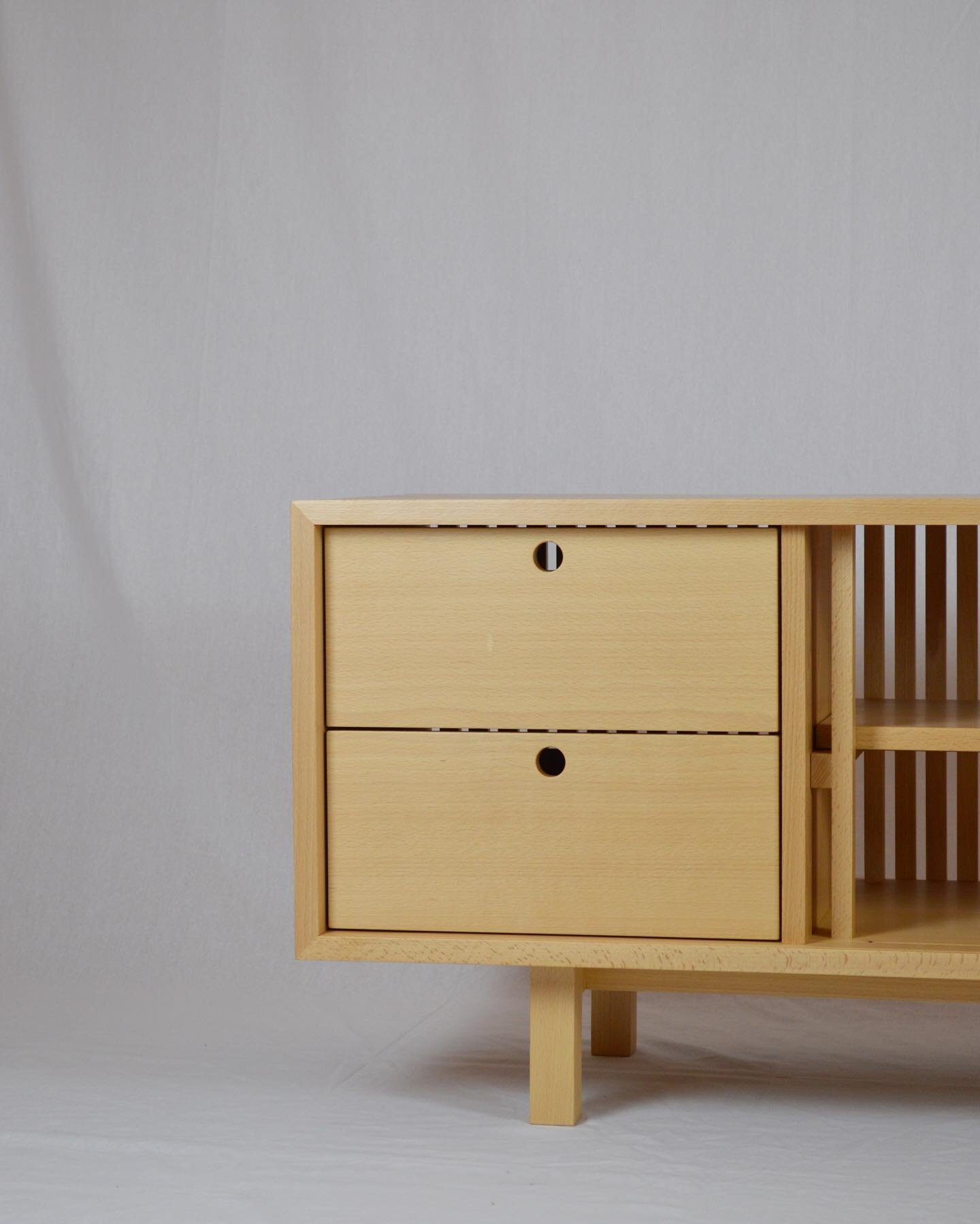 An old pic of the Rhythm Sideboard designed and made in collaboration with @ow.bist.studio. 
.
.
.

#woodwork #woodworking #furnituremaking #furnituremaker #handtools #britishcraft #craft #funiture #bespoke #handmade #handcrafted #furnituredesign #de