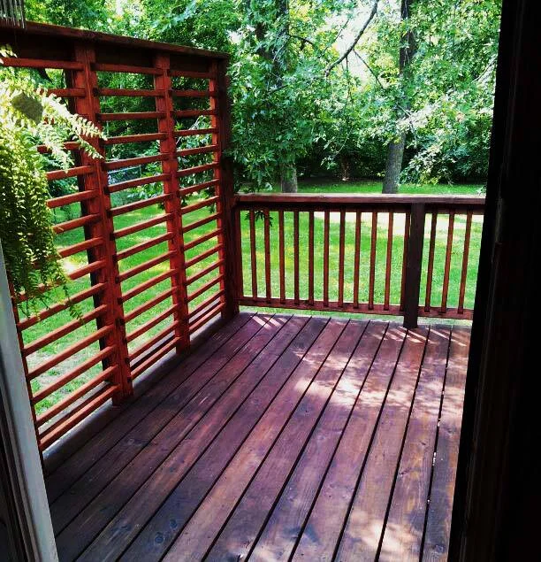 Deck with Privacy Screen