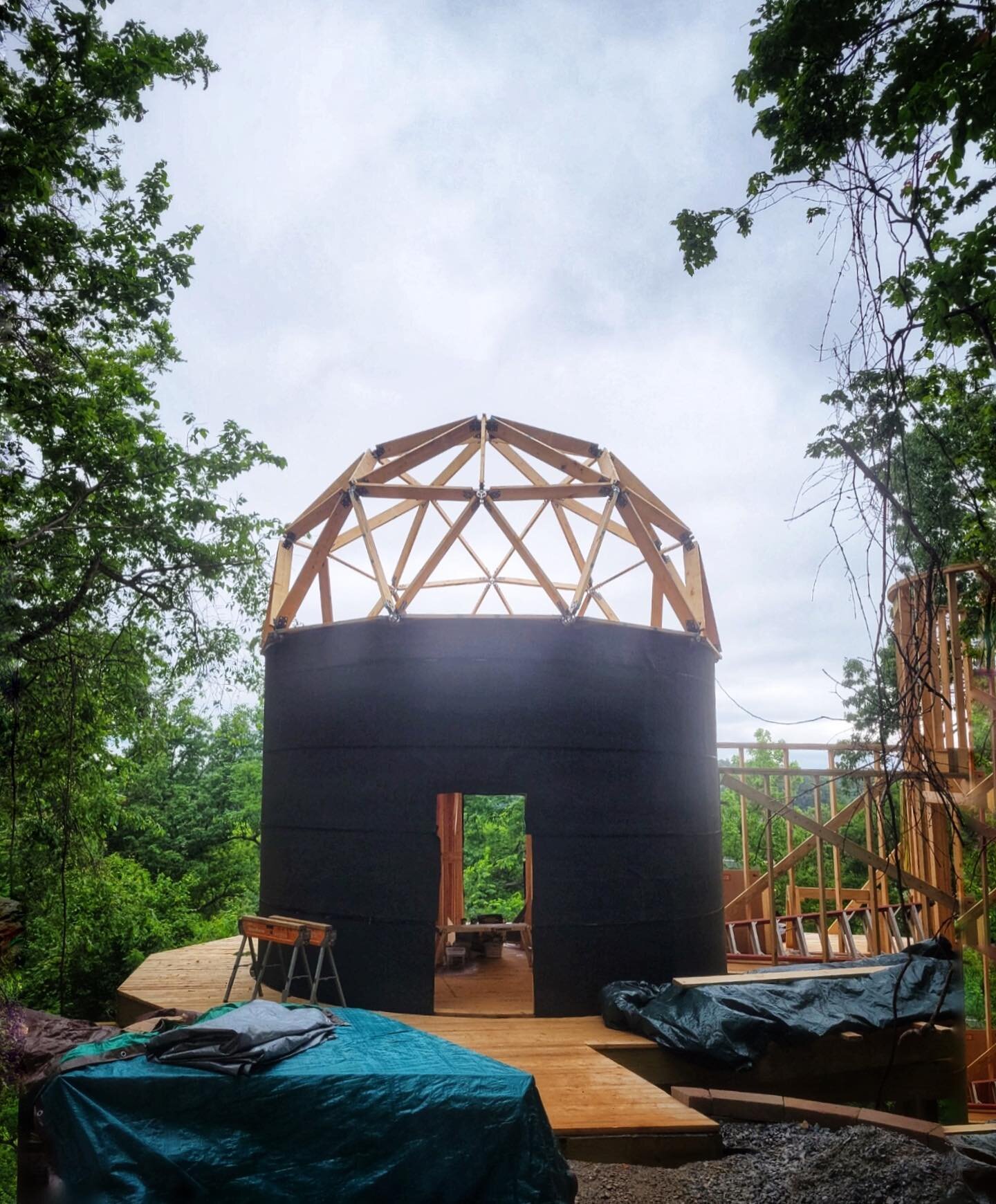 What a week of progress at @mysticozarkadventures !  The first of two domes on the #airbnbomg Planetarium Treehouse is up and it&rsquo;s so fun to see it taking shape.
.
📷 and a lot of quality geometry by @snaker85.  Special shout out to @prioream46