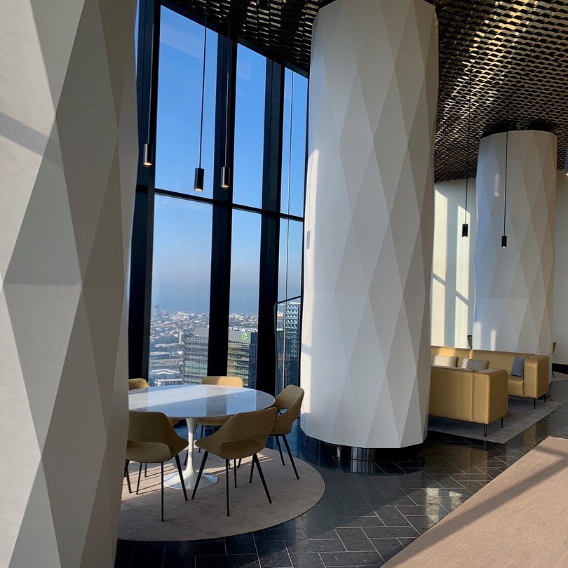 Faceted timber columns, metal and stone finishes, soft furnishings and the best of Melbourne's skyline make a statement at the exclusive Premier Lounge on Level 46.
⠀⠀⠀⠀⠀⠀⠀⠀⠀
Premier Tower - Cnr Bourke &amp; Spencer St, Melbourne.
⠀⠀⠀⠀⠀⠀⠀⠀⠀
Joinery m
