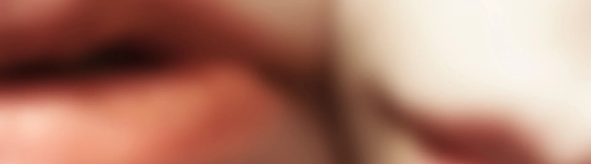 lips-blur-banner.jpg