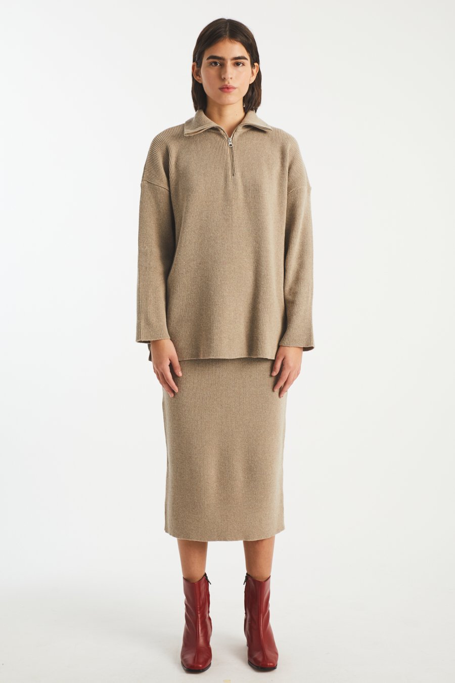 rita-row-women-aw22-clothing-2001-je-josef-sweater-sand-1.jpg