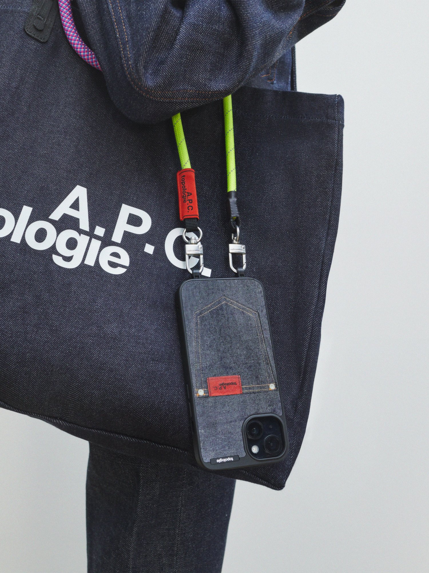 A.P.C._24PE_PAP_SHOOTING_SPRING-ESSENTIAL_46.jpeg