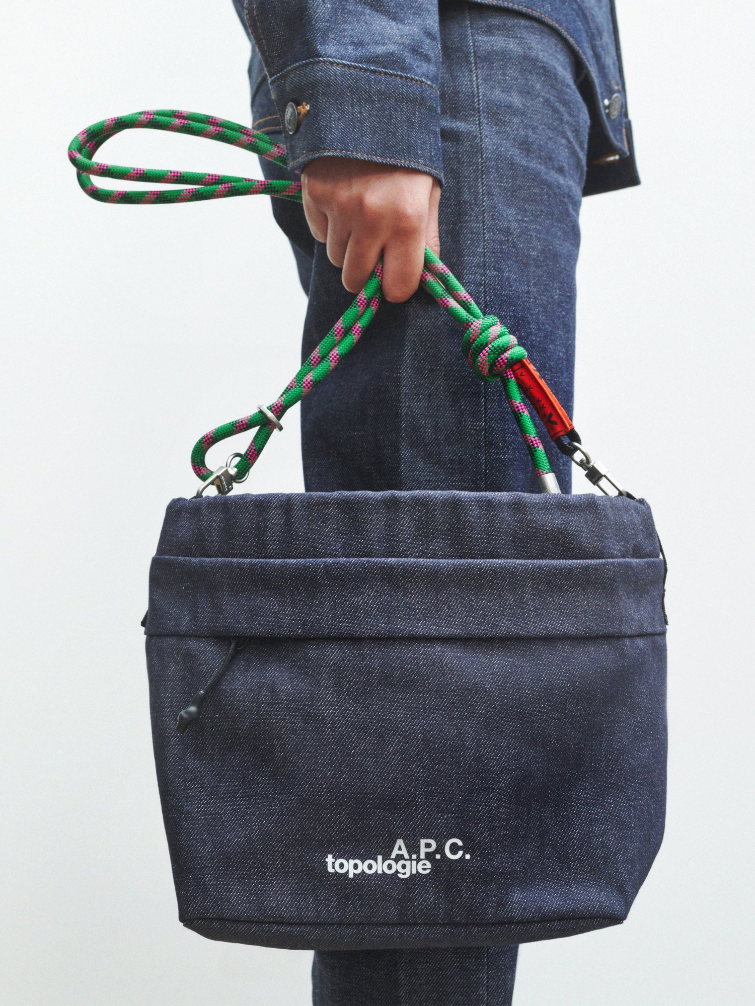A.P.C._24PE_PAP_SHOOTING_SPRING-ESSENTIAL_50.jpeg