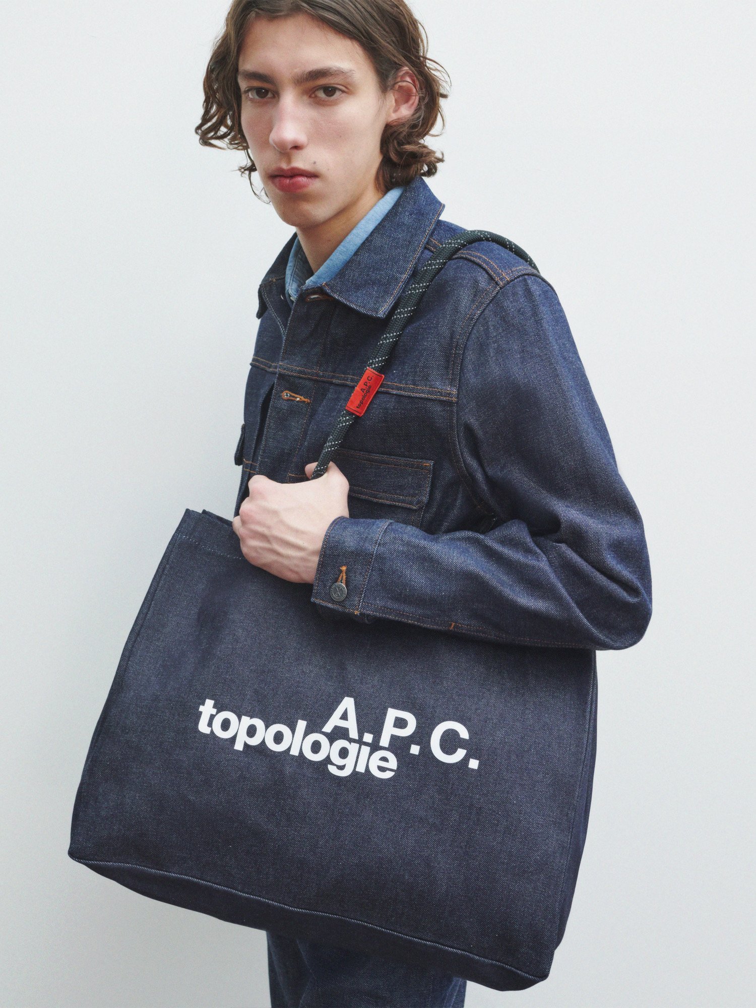 A.P.C._24PE_PAP_SHOOTING_SPRING-ESSENTIAL_48.jpeg