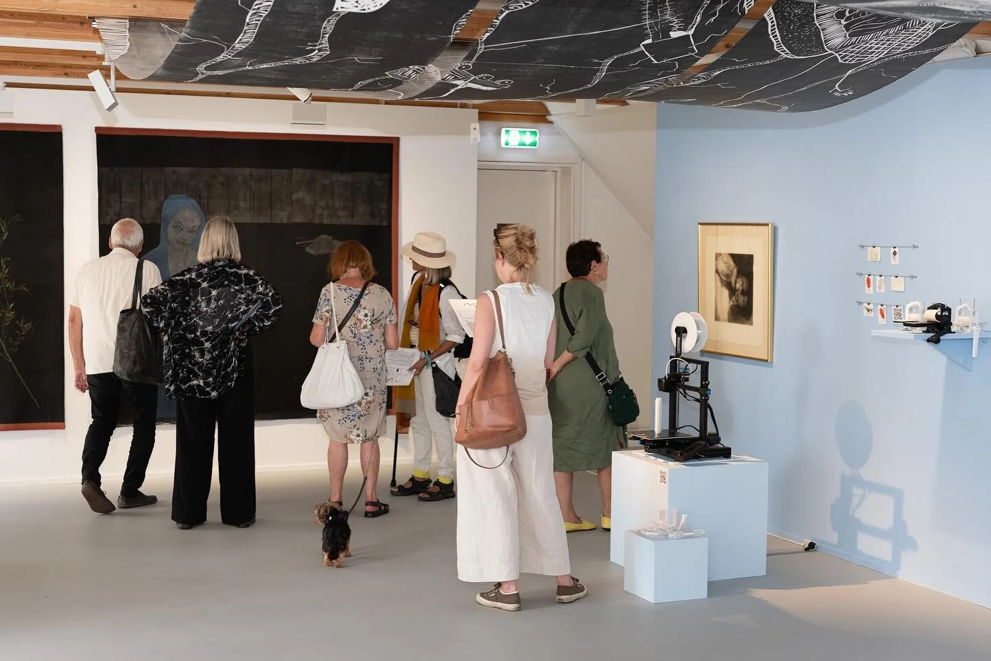 TRYKK HER: Blakerbiennalen 2023
8. juli &ndash; 26. august

Trykk her er kuratert av kunstnerne Erika Lehn Reed og Suzannah Rehell &Oslash;istad, som er verksmestere ved Guttorm Guttormsgaards grafikkverksted p&aring; Blaker gamle meieri.

Trykk her 