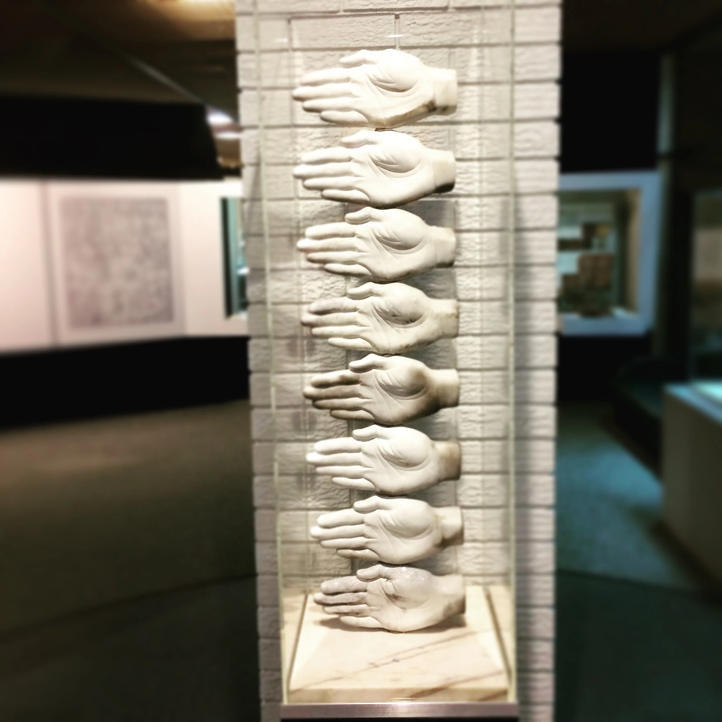 ‘Hands’ (1983) by Glenys Barton, The Potteries Museum and Art Gallery, Stoke-on-Trent