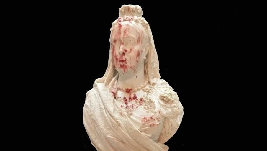 Bust of Queen Victoria (with jam on face, Kelvingrove Art Gallery, Glasgow