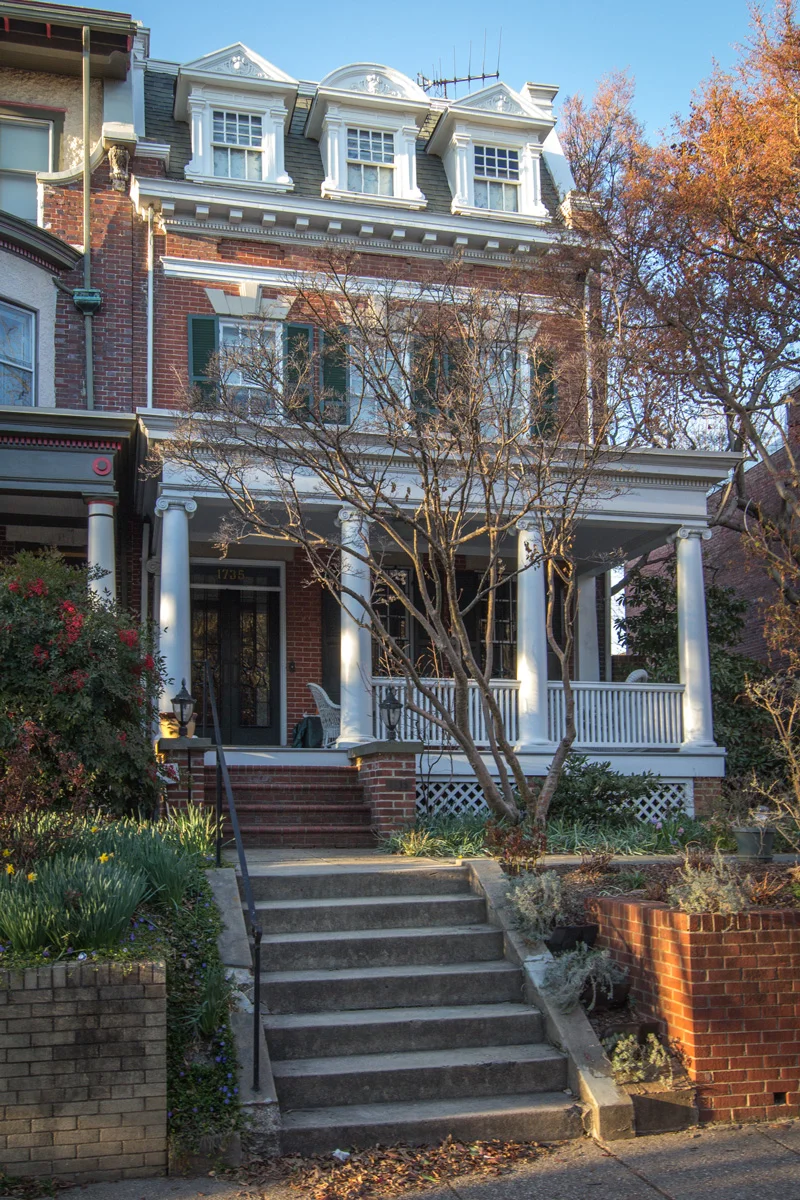 1735Lamont.jpg