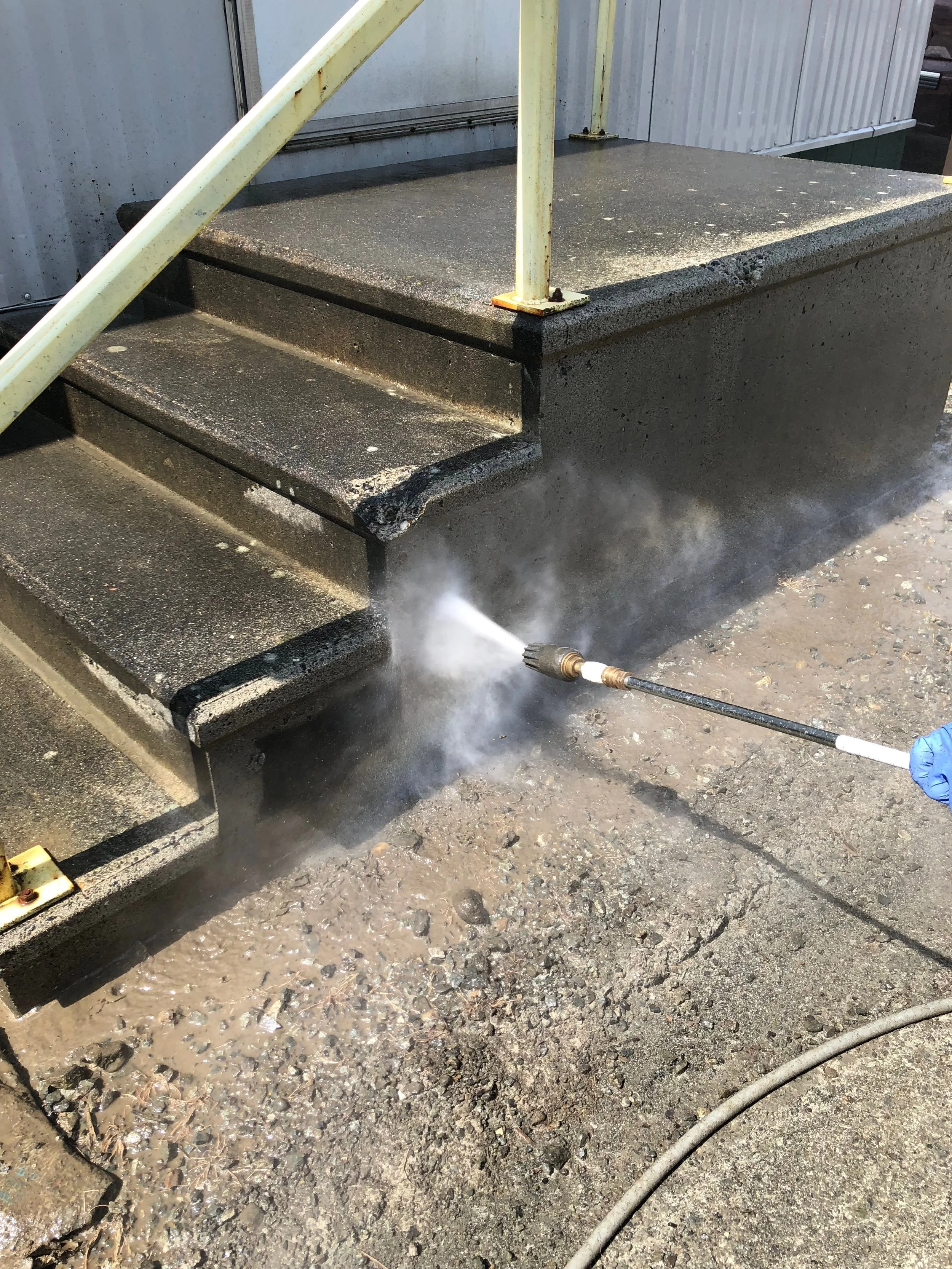 Commercial Concrete Power Washing