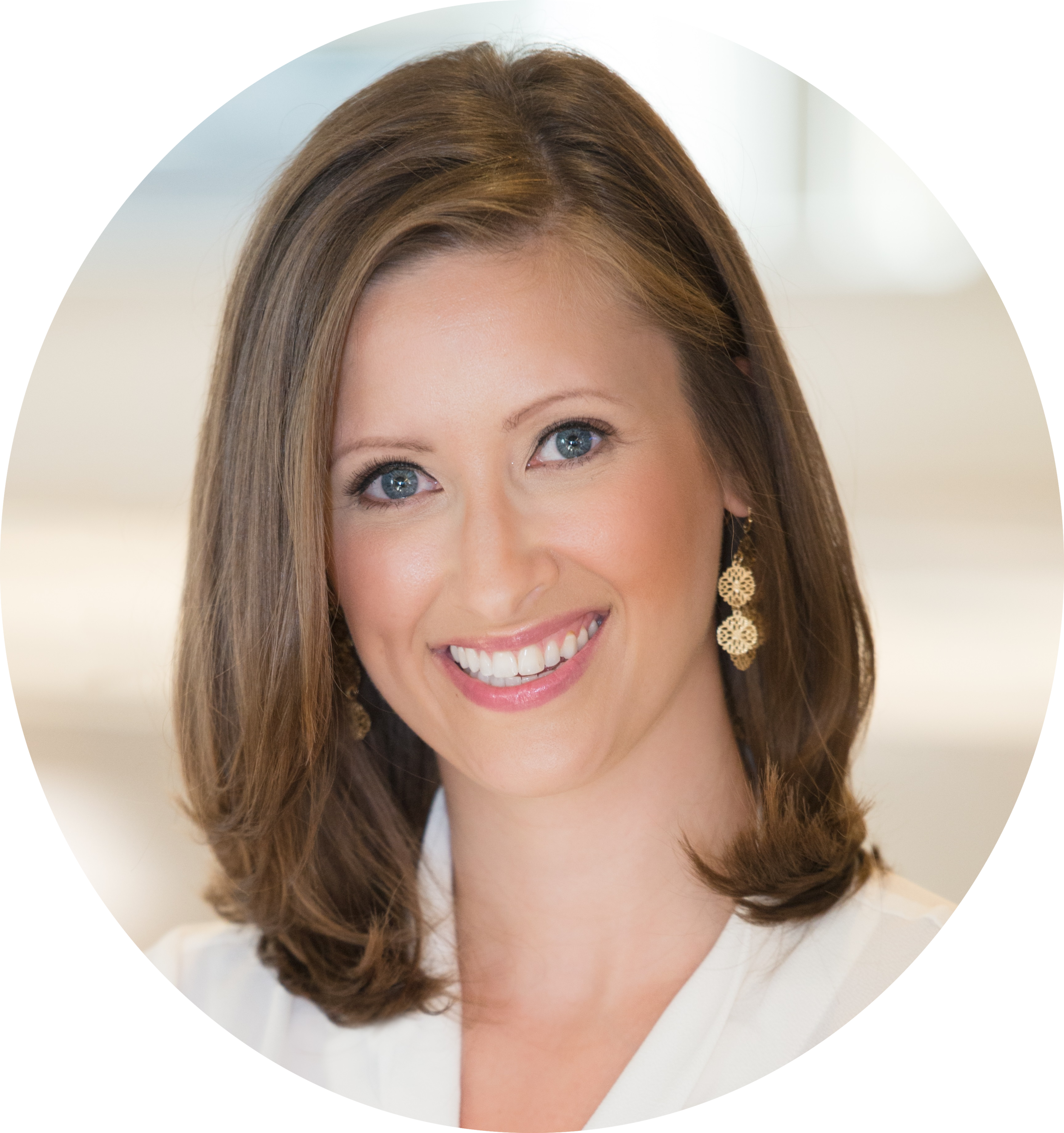 Headshot - Leanne Ross - Circular.png