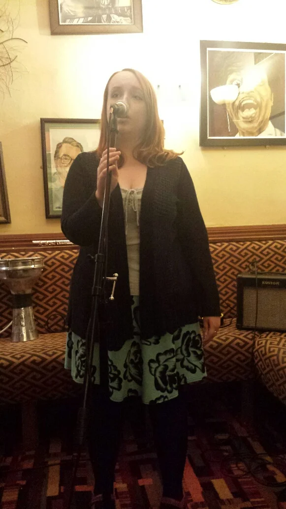 Sophie singing, unaccompanied, at the Chestnut Inn, Worcester, August 2014