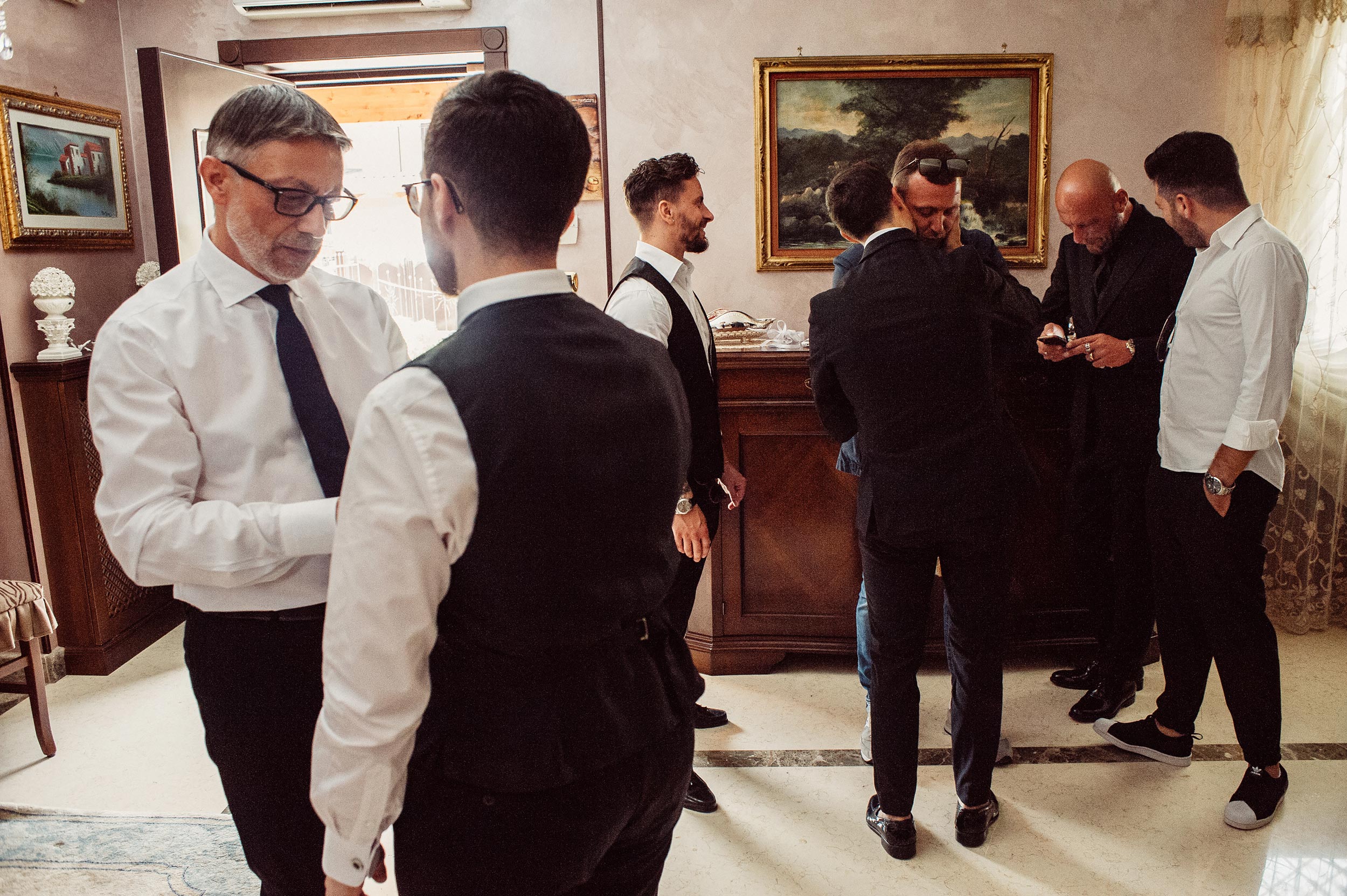 wedding-in-naples-the-grooms-relatives-and-friends.jpg