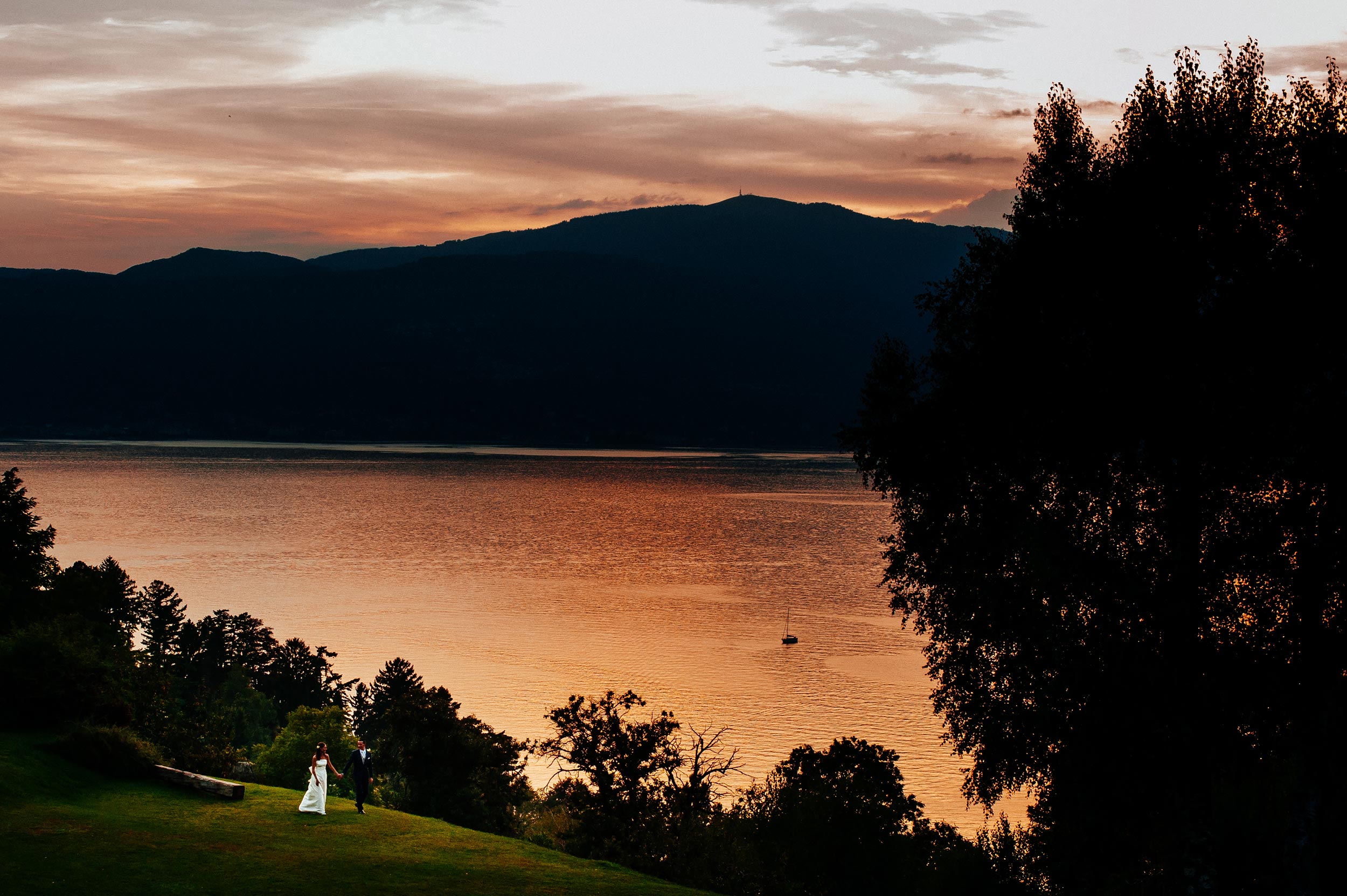 lake-maggiore-laveno-mombello-sunset-wedding-photography.jpg