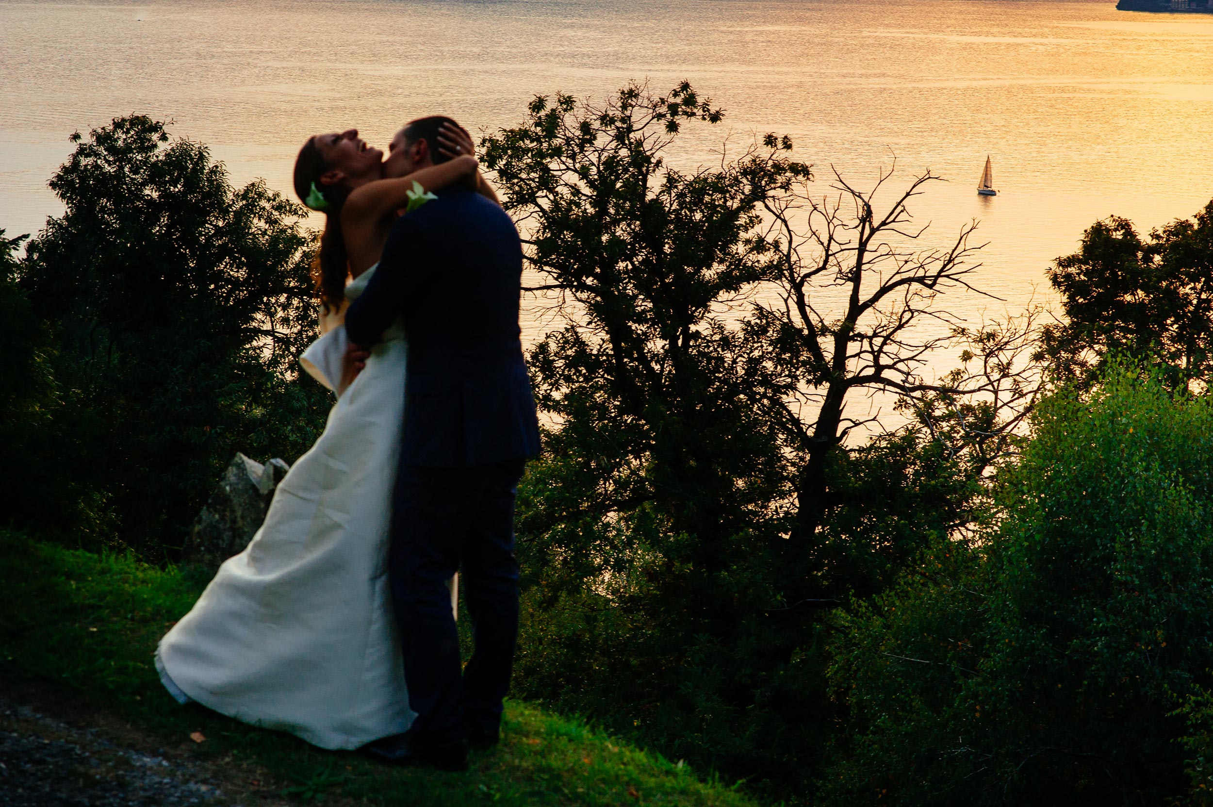 lake-maggiore-laveno-mombello-sailboat-sunset-wedding-photography.jpg