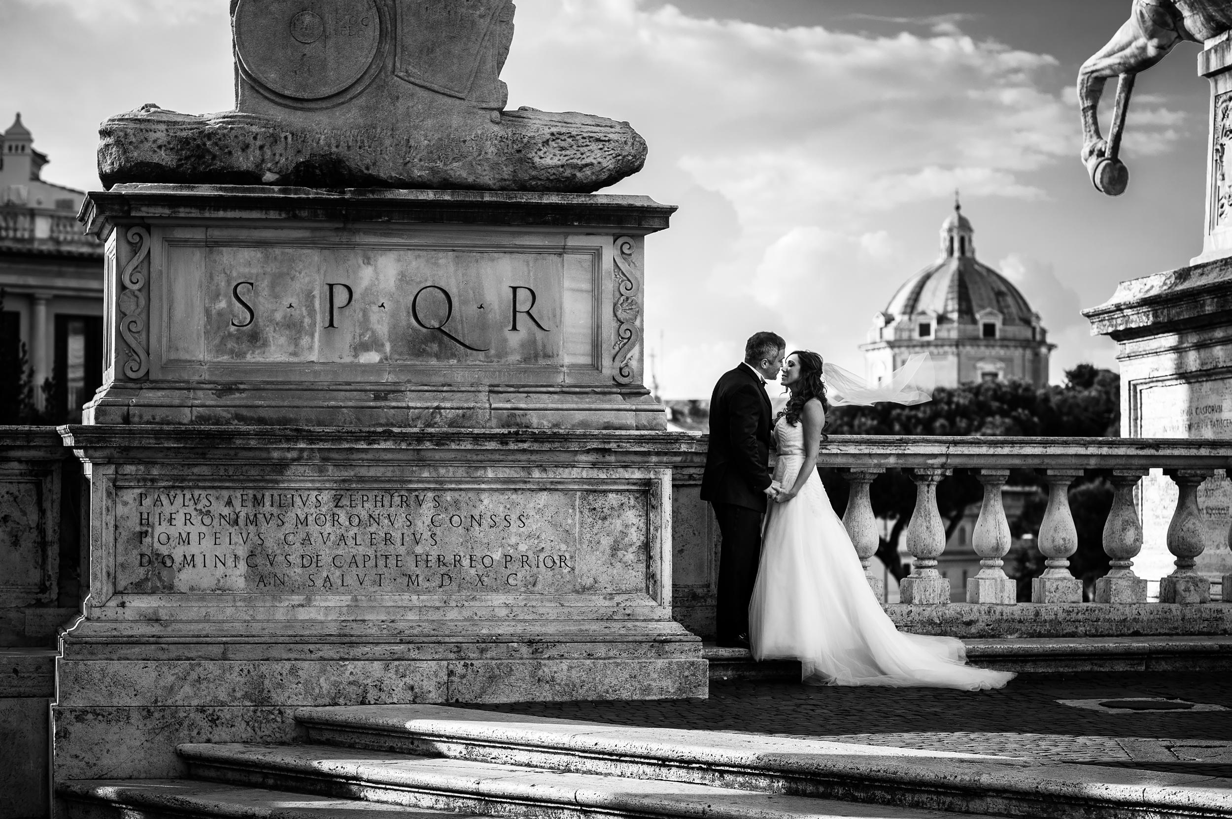 rome-campidoglio-at-sunset-black-and-white-wedding-photography.jpg