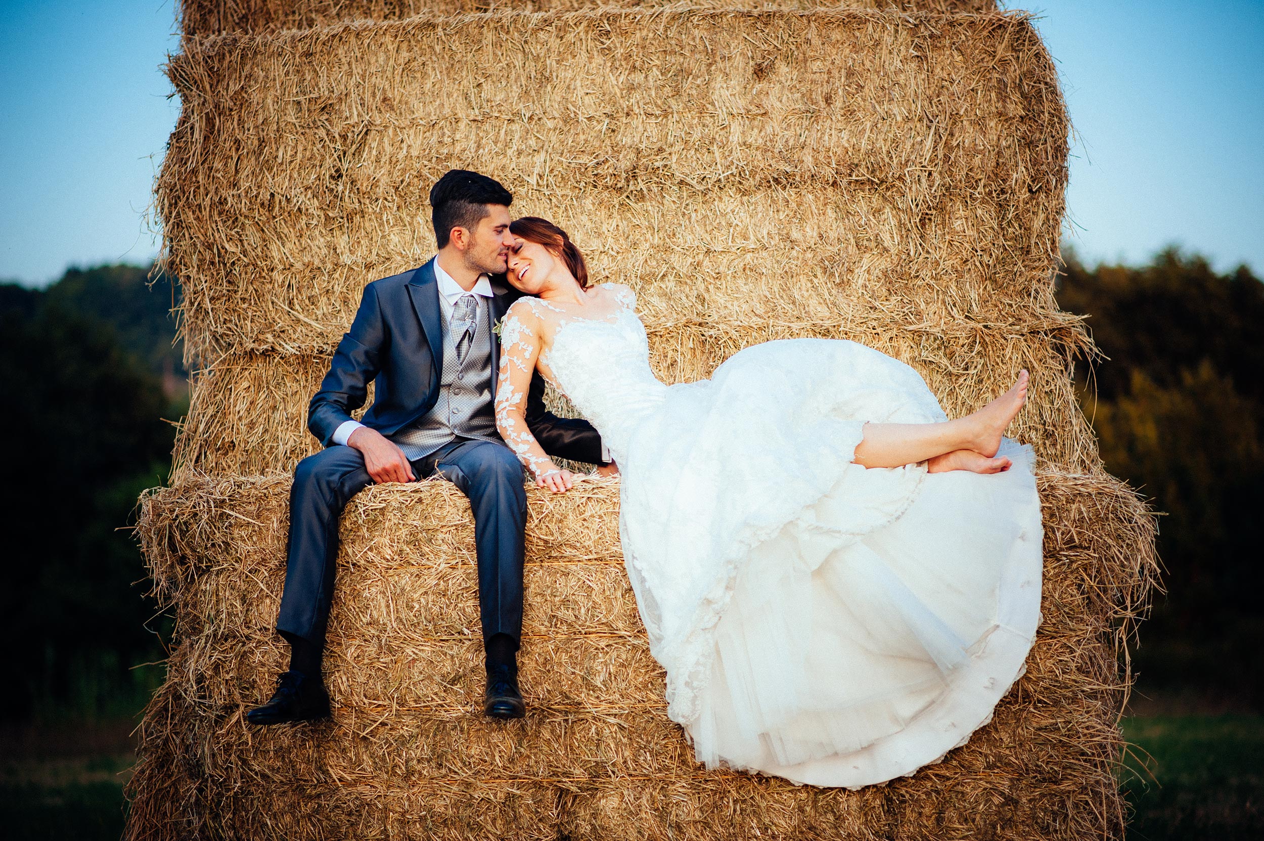 marche-italy-hay-bales-color-wedding-photography-looks-like-film.jpg