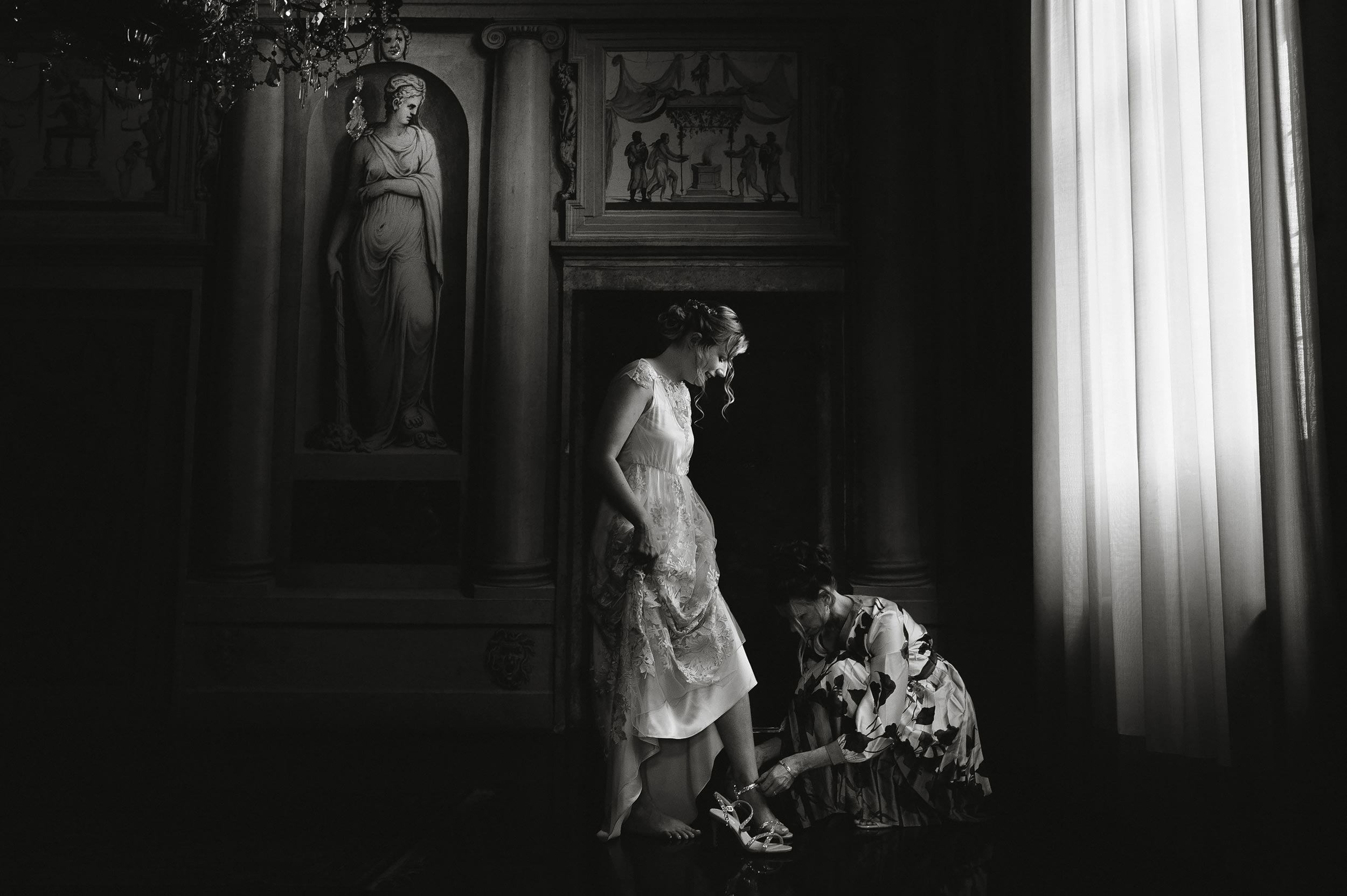 Palladio Villa Godi Malinverni Wedding Photographer Venice Alessandro Avenali Black and White