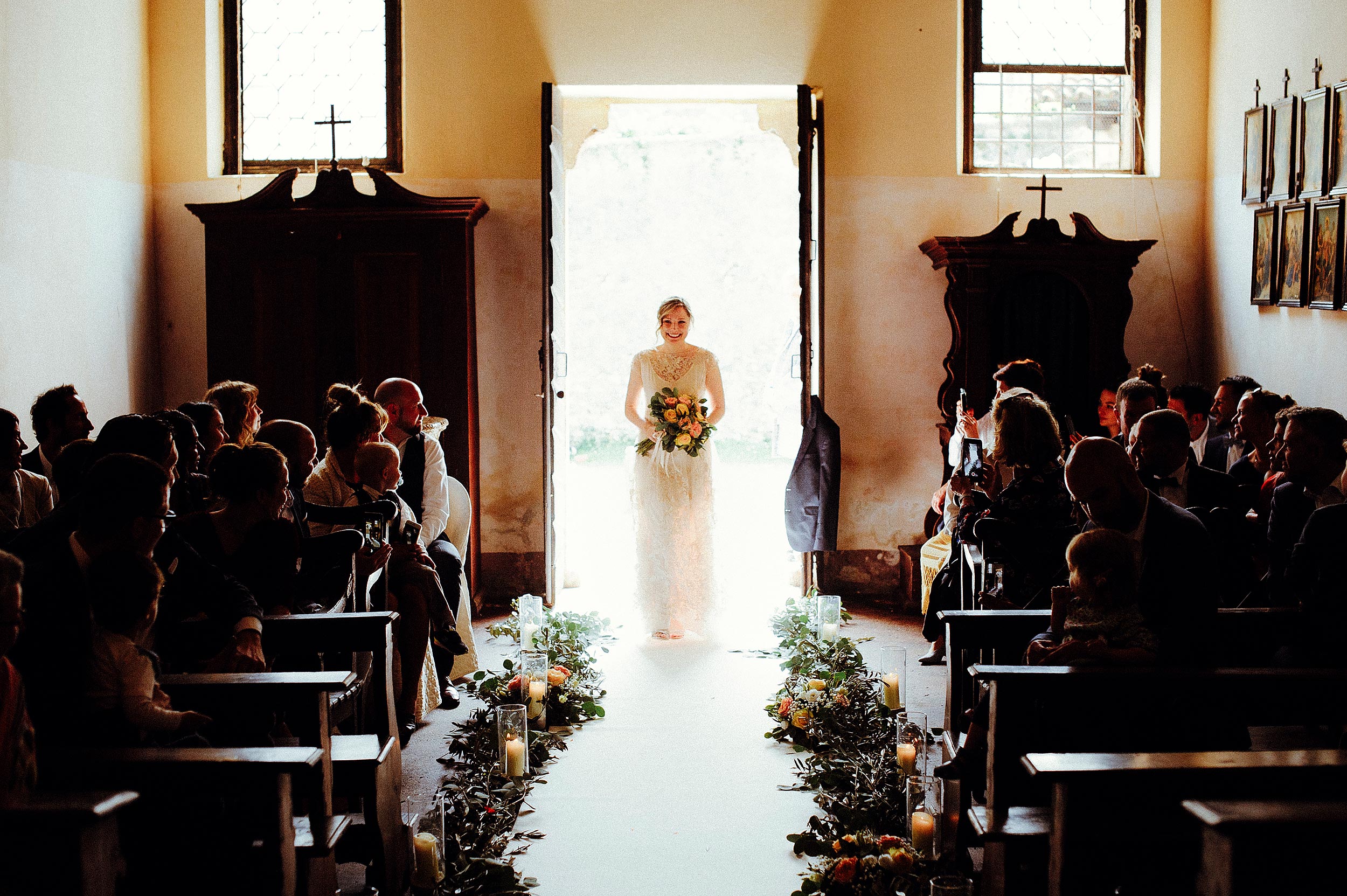 Villa Piovene Chruch The Bride Enters Wedding Photographer Italy Alessandro Avenali