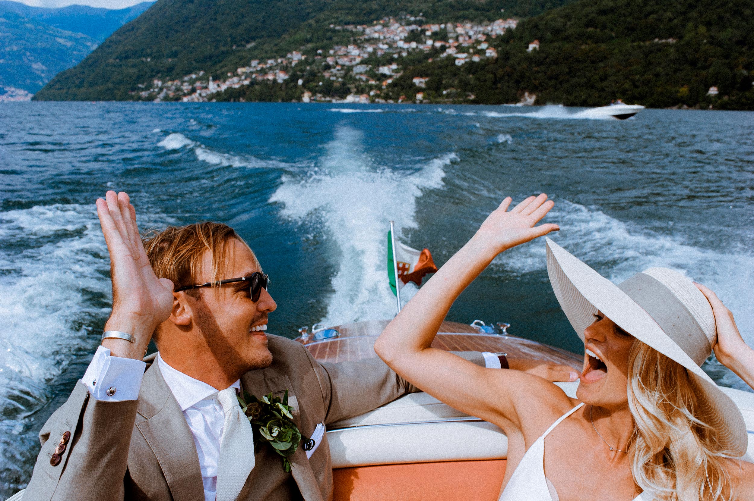 lake como boat wedding photographer italy alessandro avenali