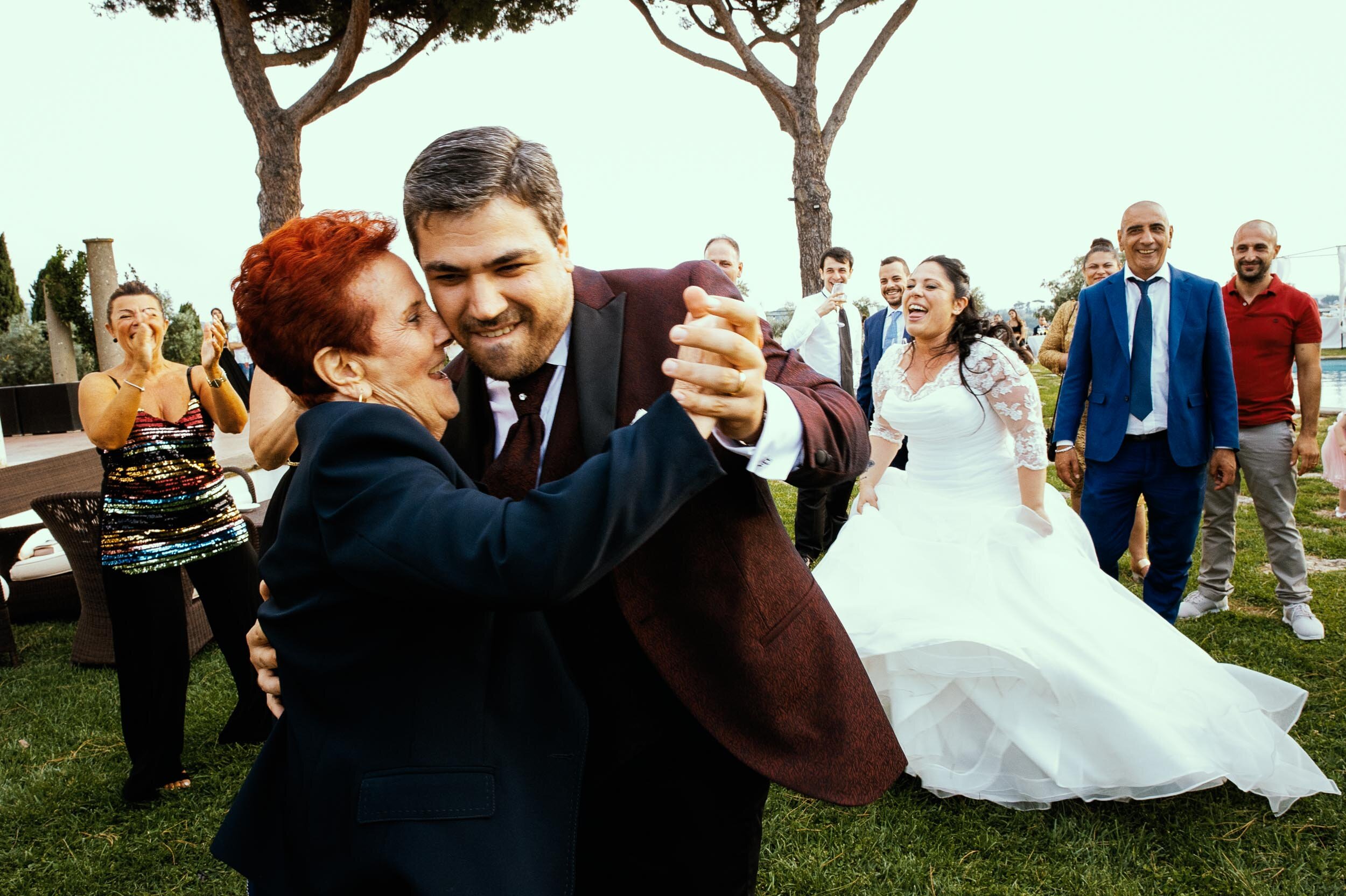 Grazie-Roma-Magica-Matrimonio-Romanista-Wedding-In-Rome-by-Alessandro-Avenali-Fotografo-44.jpg