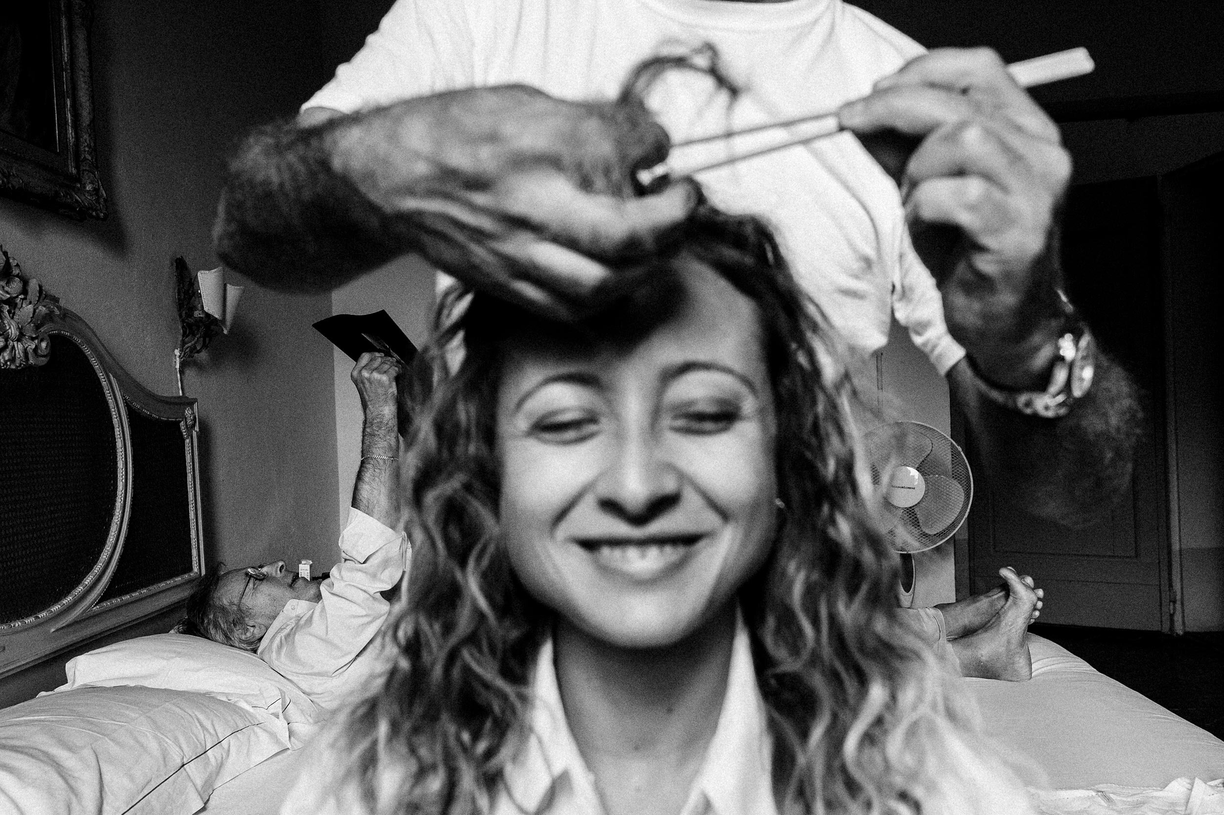bride hair dressing tuscany wedding in florence italy by alessandro avenali