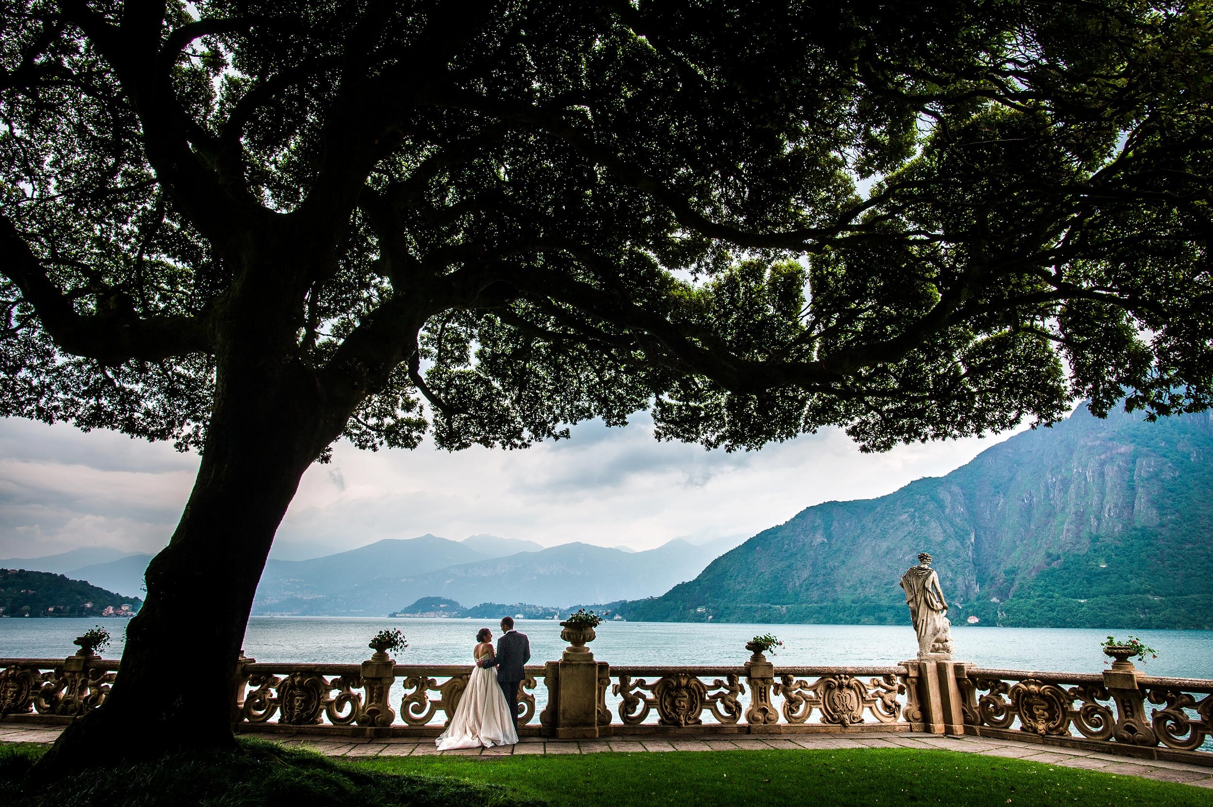 Villa-Del-Balbianello-Majestic-Tree-Bellagio-Lake-Como-Wedding-Photographer-Italy-Alessandro-Avenali.jpg